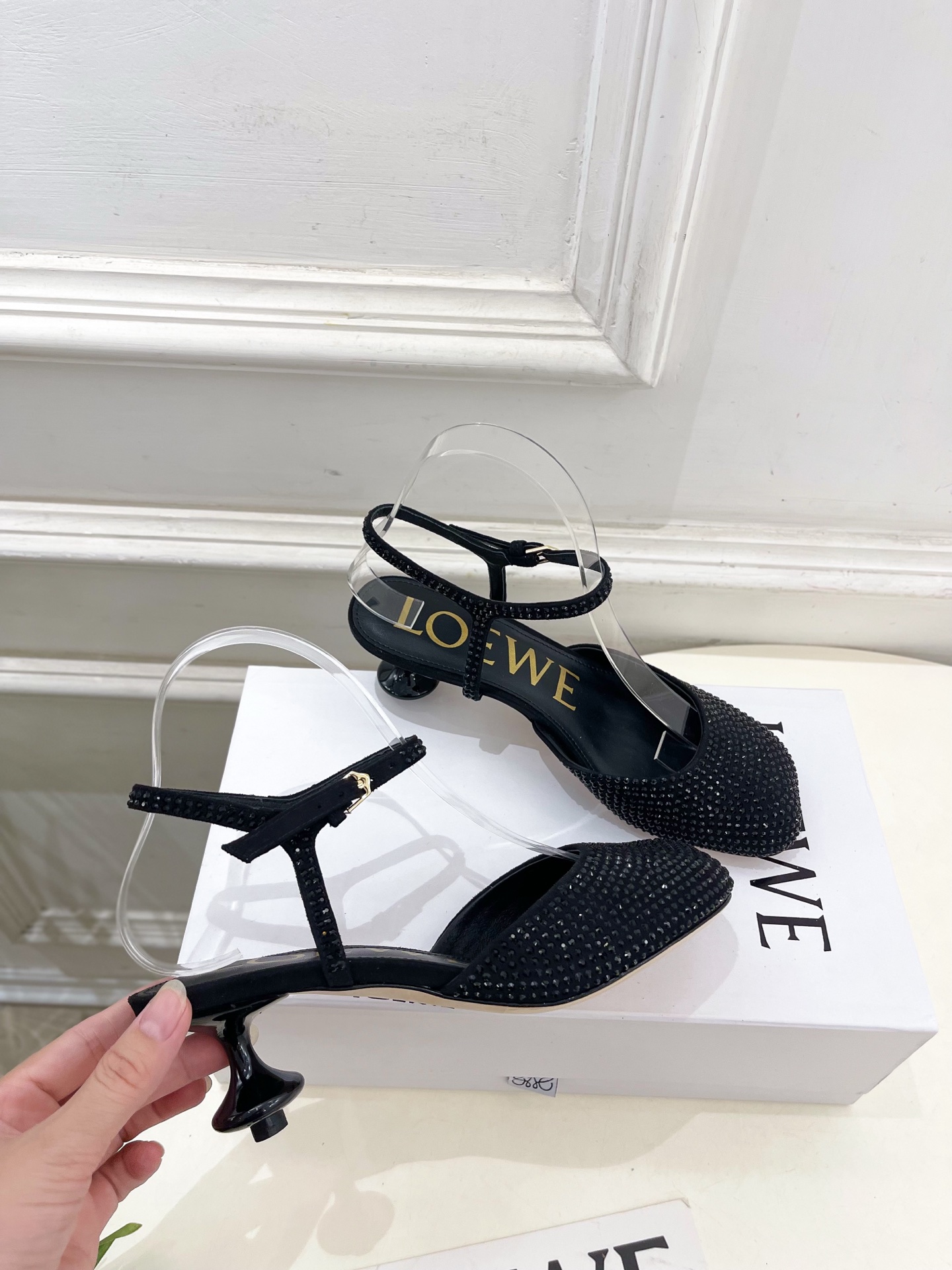 LOEWE 罗意威 2025秋冬新品 Toy踝带钻面芭蕾舞平底鞋、高跟鞋—————————LOEWE作为