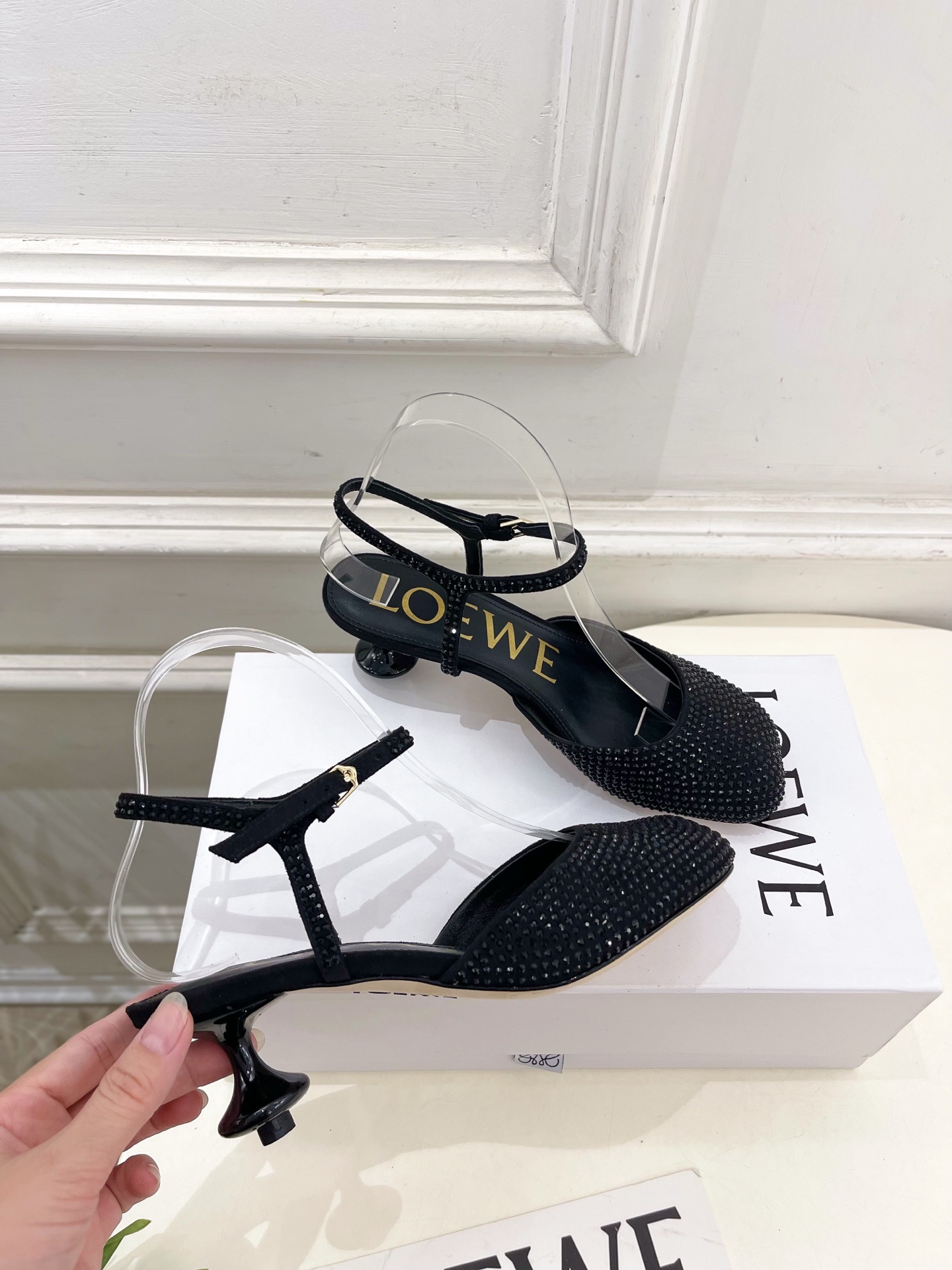 LOEWE 罗意威 2025秋冬新品 Toy踝带钻面芭蕾舞平底鞋、高跟鞋—————————LOEWE作为