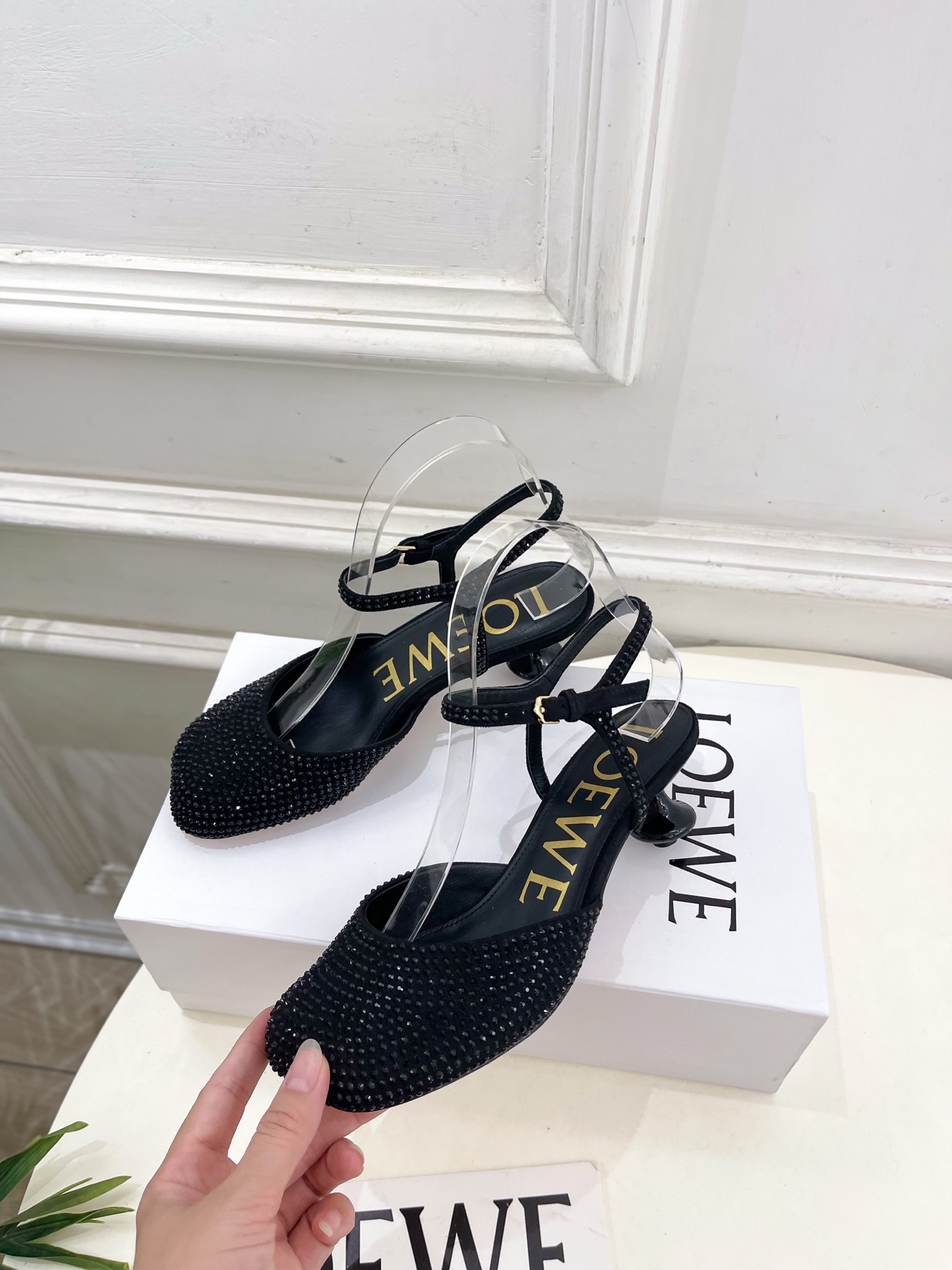LOEWE 罗意威 2025秋冬新品 Toy踝带钻面芭蕾舞平底鞋、高跟鞋—————————LOEWE作为