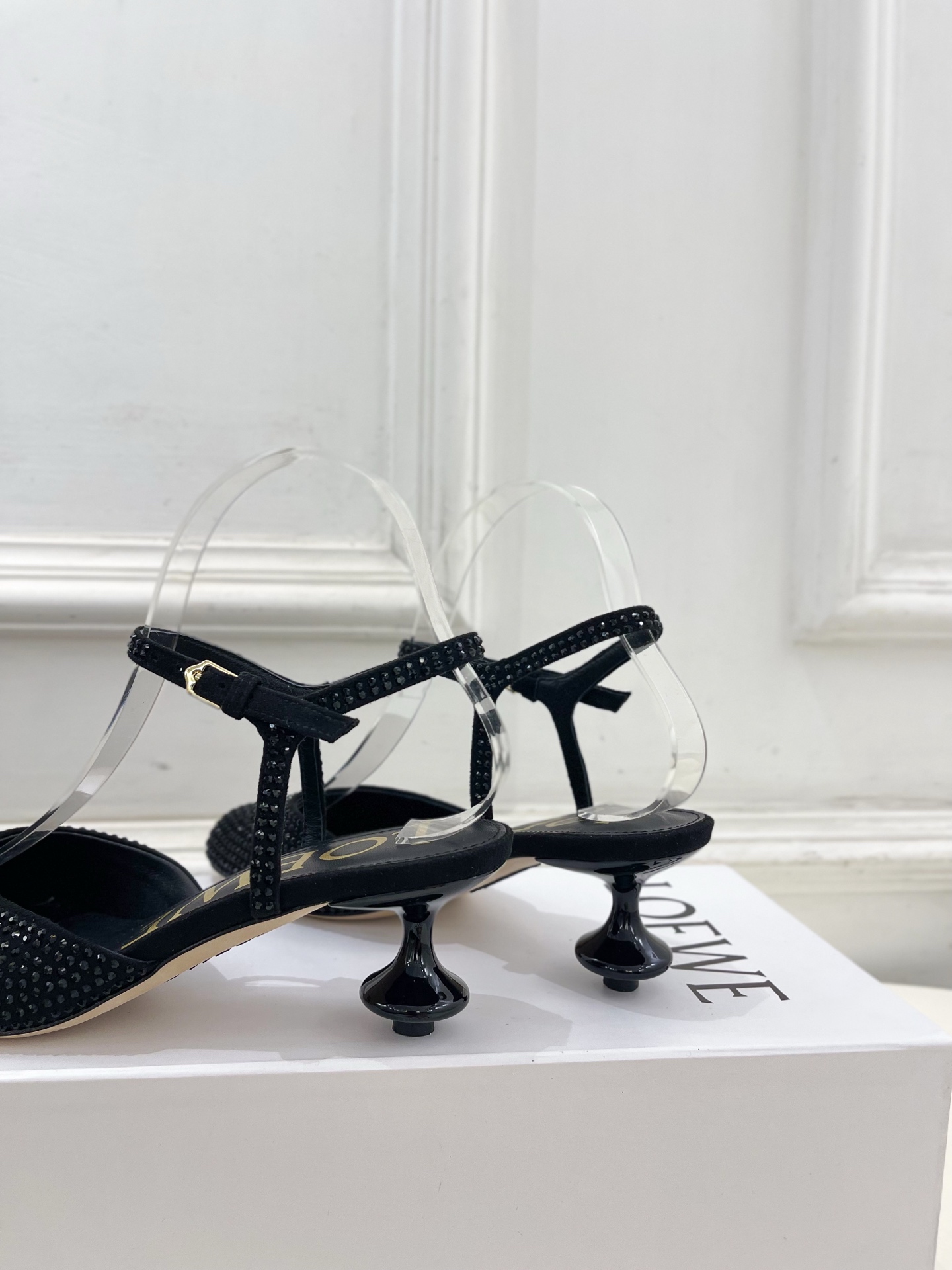 LOEWE 罗意威 2025秋冬新品 Toy踝带钻面芭蕾舞平底鞋、高跟鞋—————————LOEWE作为