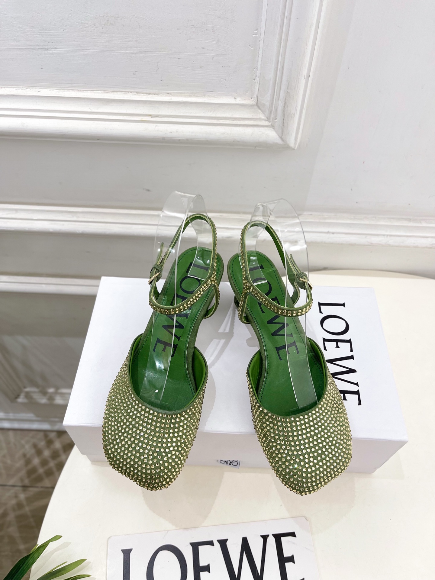 LOEWE 罗意威 2025秋冬新品 Toy踝带钻面芭蕾舞平底鞋、高跟鞋—————————LOEWE作为