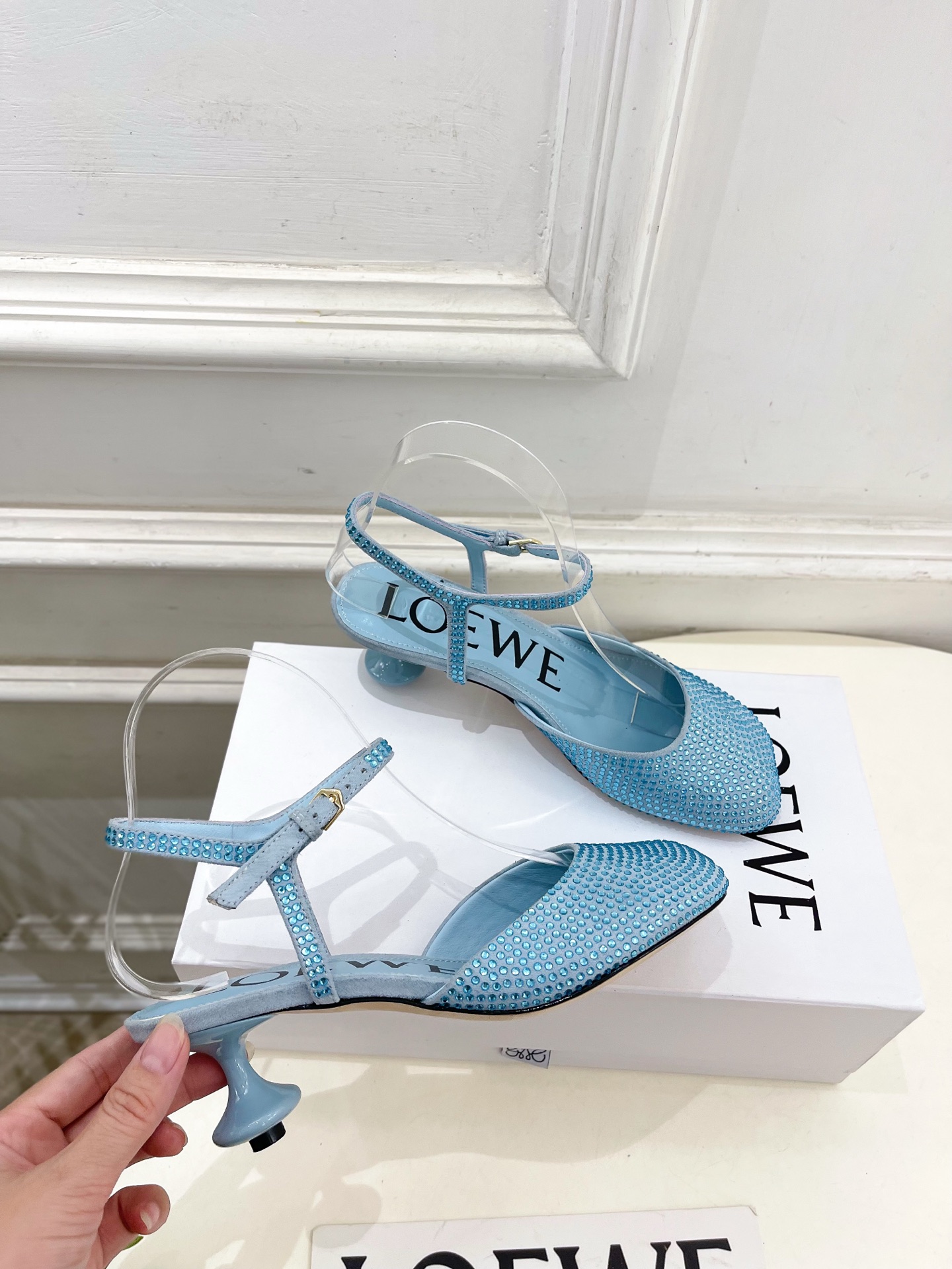 LOEWE 罗意威 2025秋冬新品 Toy踝带钻面芭蕾舞平底鞋、高跟鞋—————————LOEWE作为