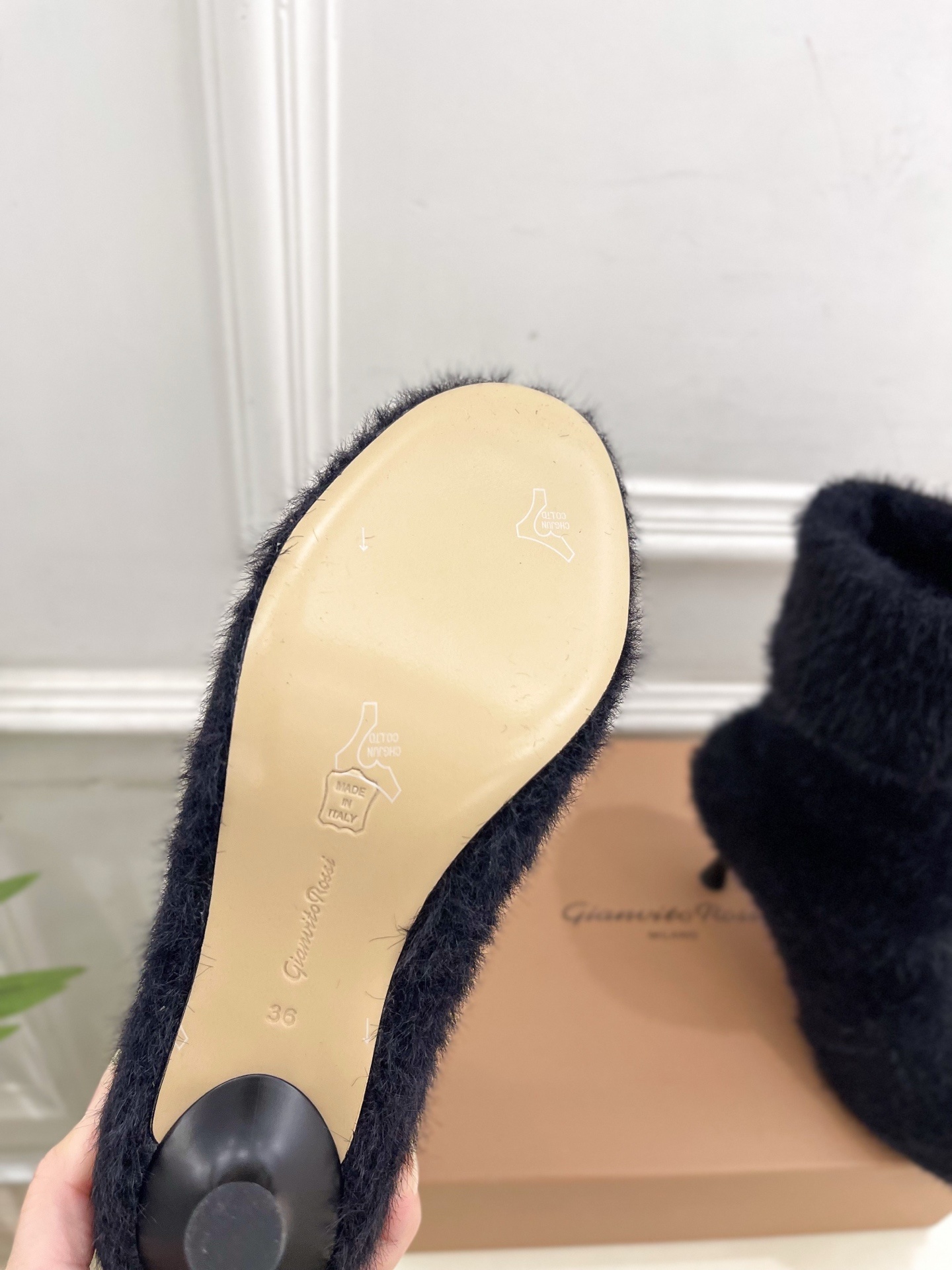 Gianvito Rossi|吉安维托·罗西 25𝐬𝐬2025秋冬新品 针织毛高跟袜子靴 火爆上新!这鞋