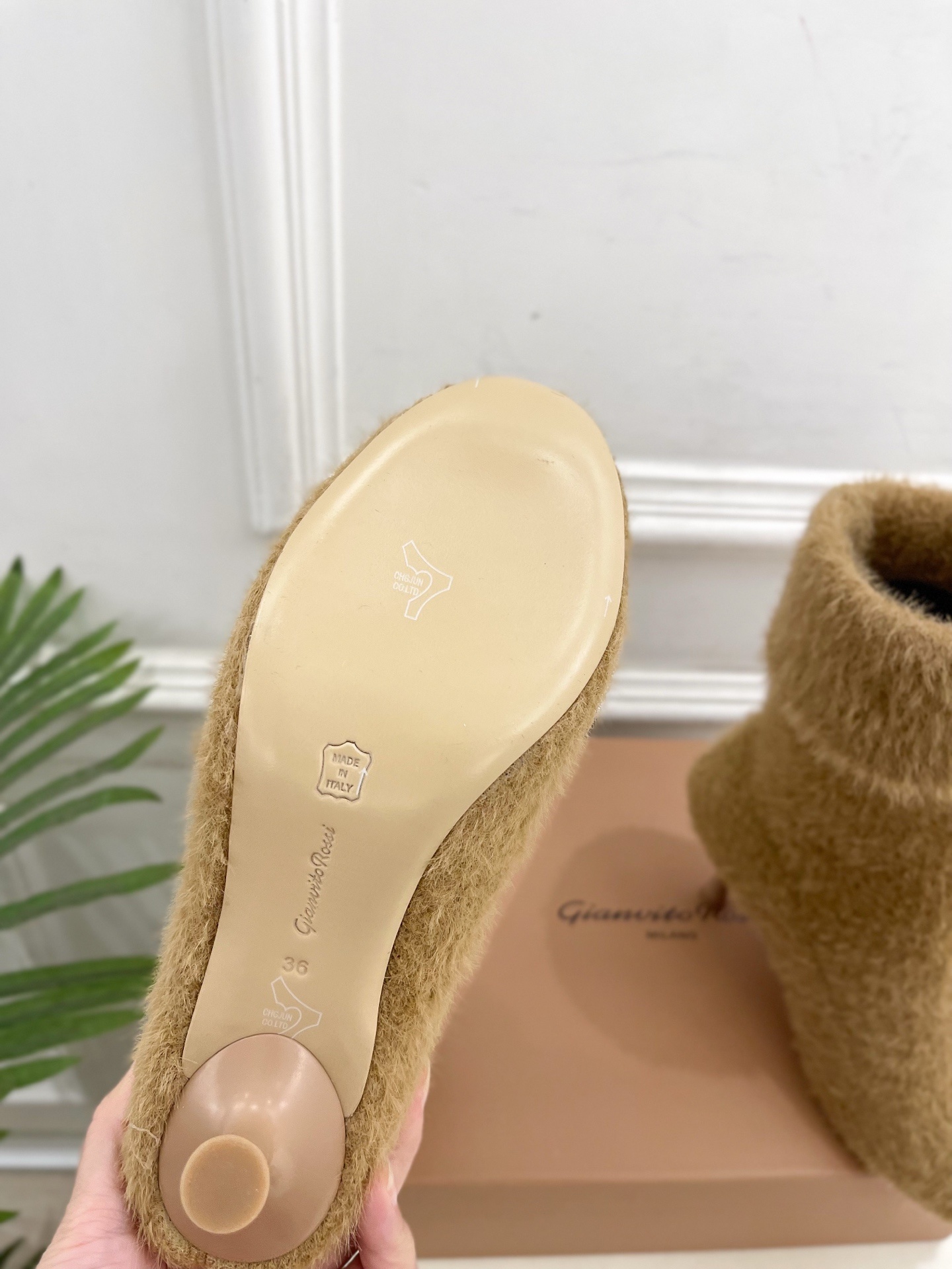 Gianvito Rossi|吉安维托·罗西 25𝐬𝐬2025秋冬新品 针织毛高跟袜子靴 火爆上新!这鞋