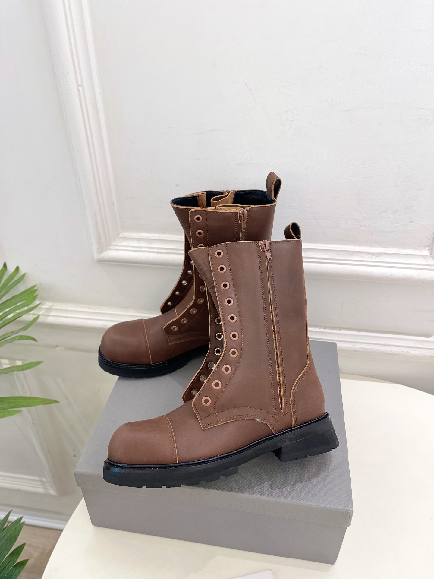 Balenciaga | 巴黎世家 25𝐬𝐬 ⭐️2025秋冬新品情侣款厚底机车马丁靴超火爆 众明星网红