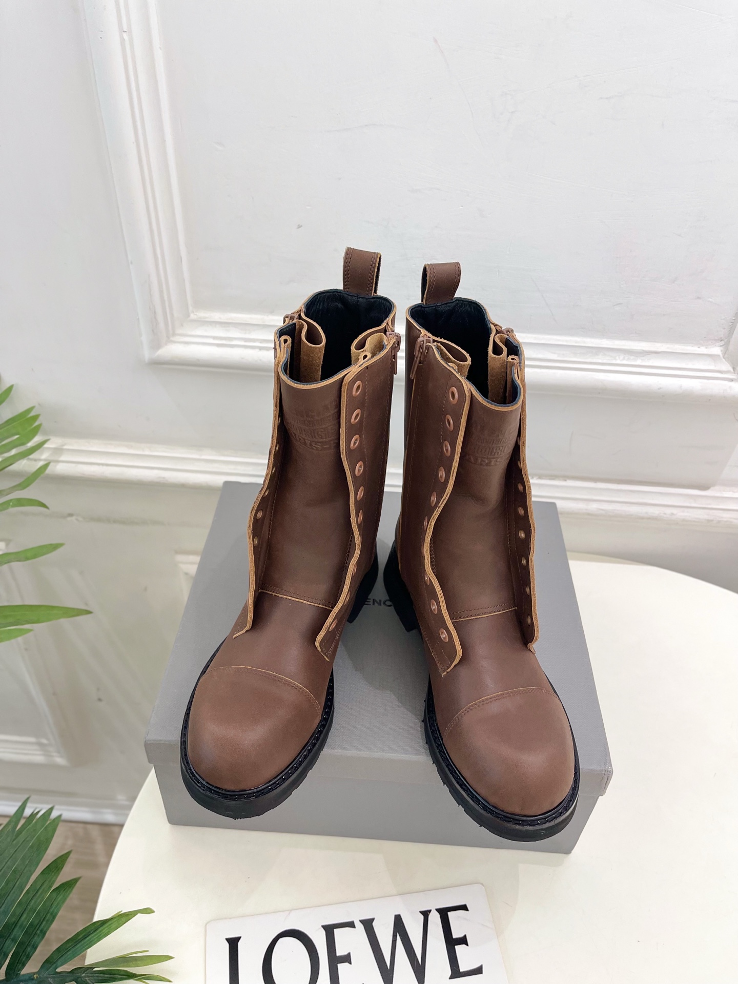 Balenciaga | 巴黎世家 25𝐬𝐬 ⭐️2025秋冬新品情侣款厚底机车马丁靴超火爆 众明星网红