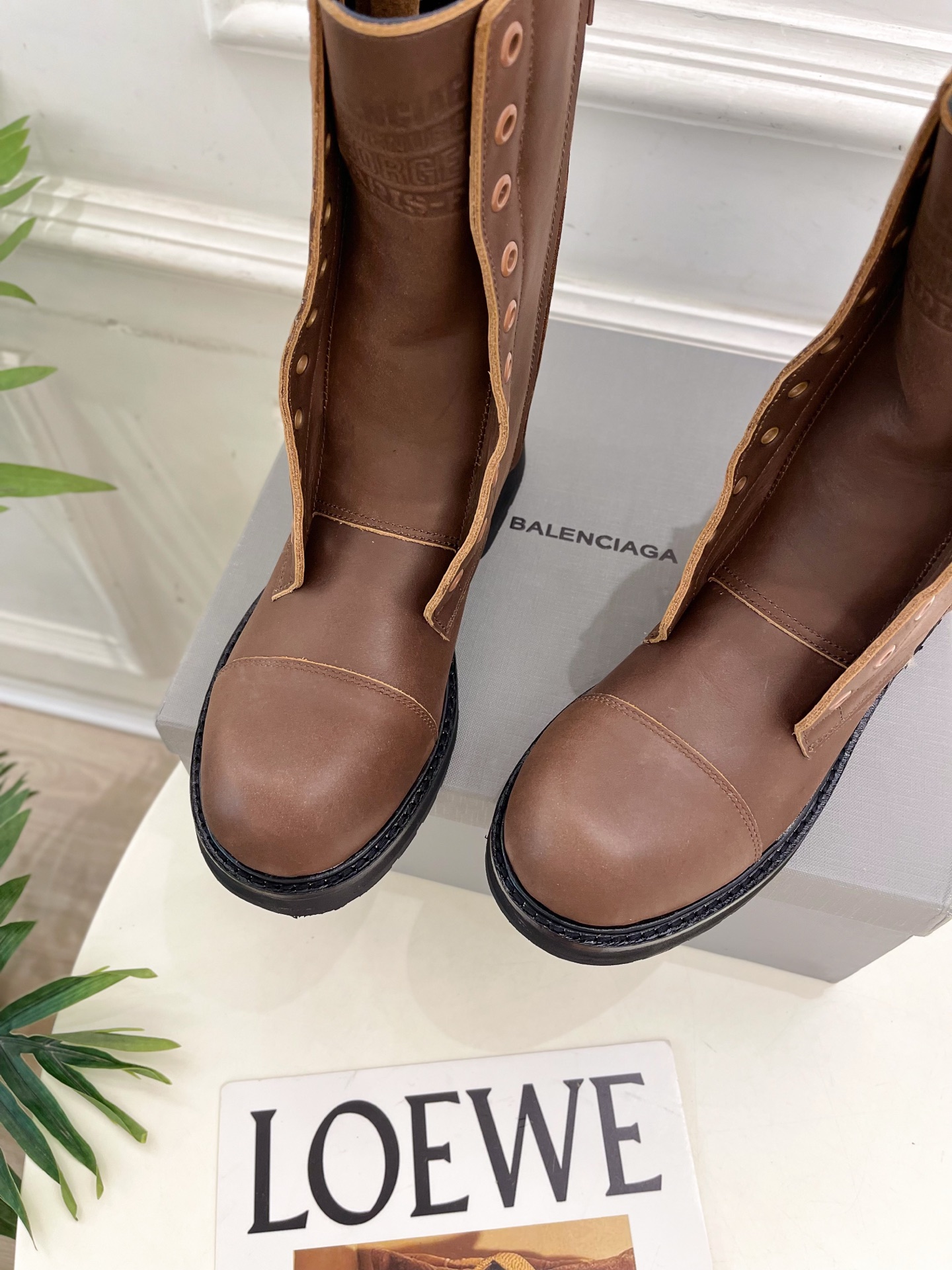 Balenciaga | 巴黎世家 25𝐬𝐬 ⭐️2025秋冬新品情侣款厚底机车马丁靴超火爆 众明星网红