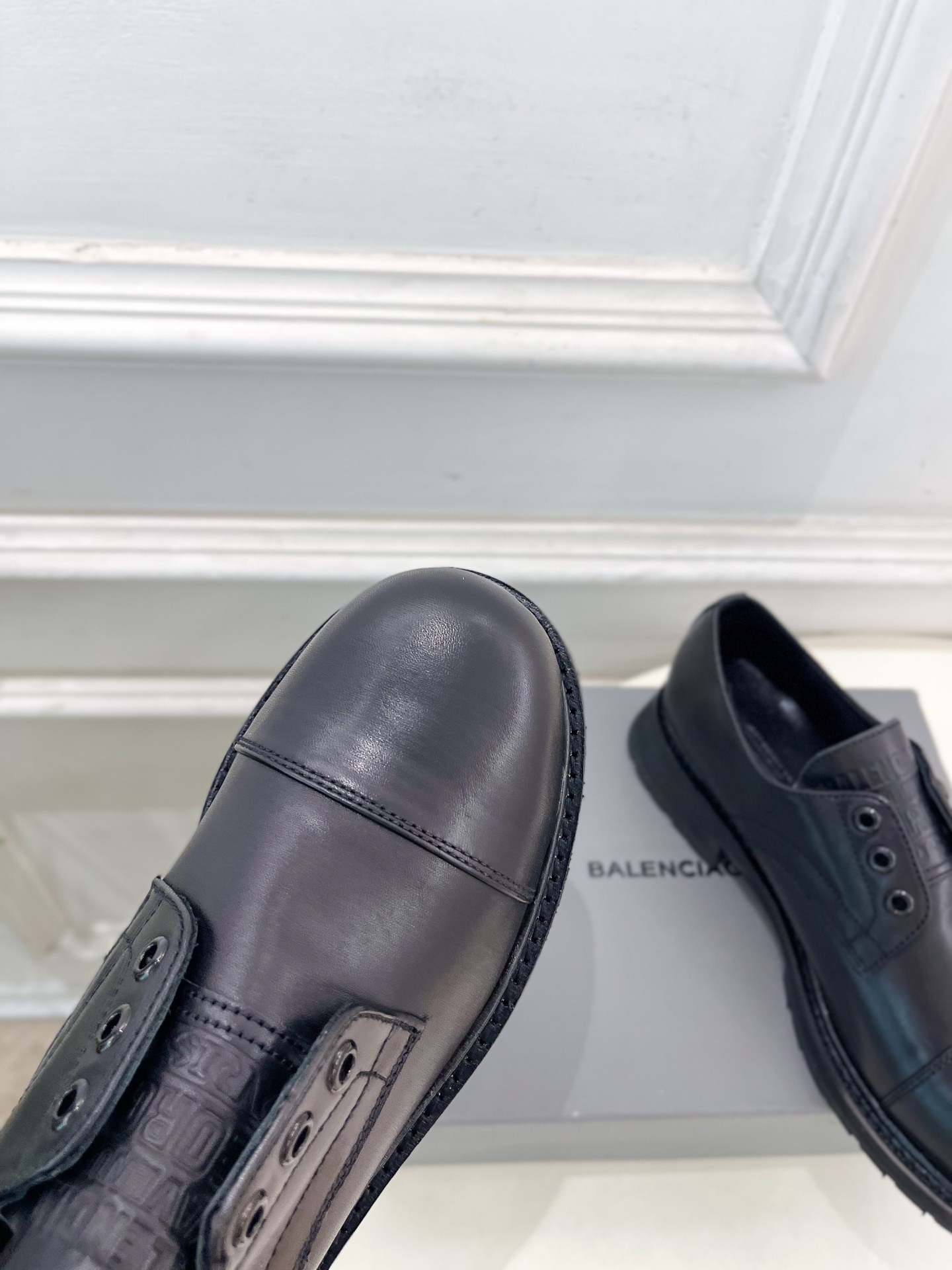 Balenciaga | 巴黎世家 25𝐬𝐬 ⭐️2025秋冬新品情侣款厚底乐福鞋超火爆 众明星网红潮人