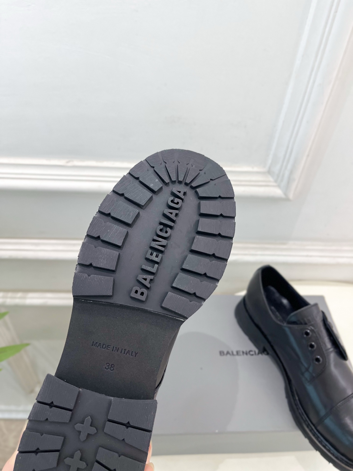Balenciaga | 巴黎世家 25𝐬𝐬 ⭐️2025秋冬新品情侣款厚底乐福鞋超火爆 众明星网红潮人