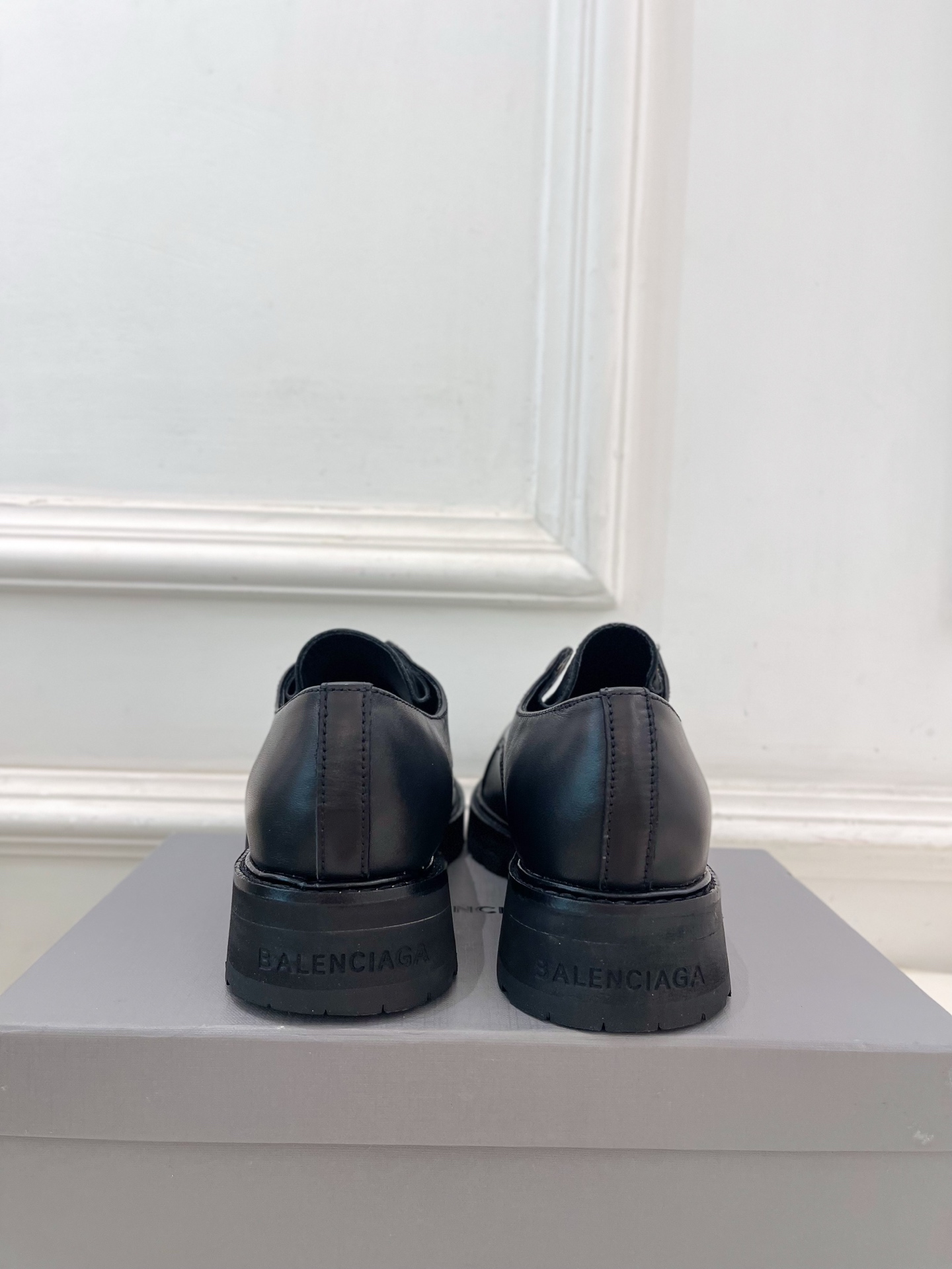 Balenciaga | 巴黎世家 25𝐬𝐬 ⭐️2025秋冬新品情侣款厚底乐福鞋超火爆 众明星网红潮人