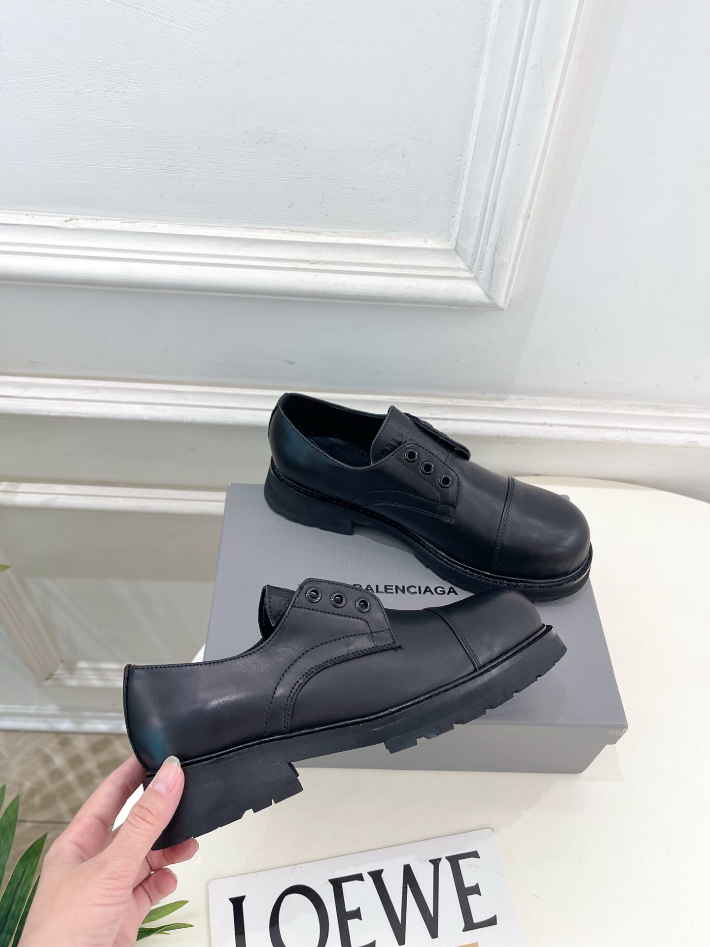 Balenciaga | 巴黎世家 25𝐬𝐬 ⭐️2025秋冬新品情侣款厚底乐福鞋超火爆 众明星网红潮人