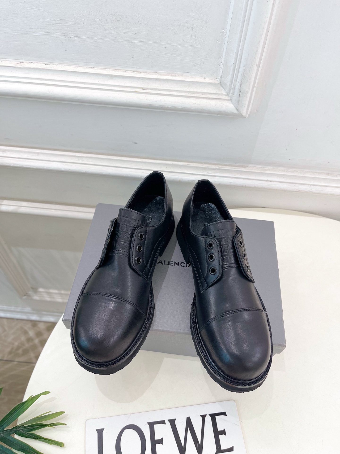 Balenciaga | 巴黎世家 25𝐬𝐬 ⭐️2025秋冬新品情侣款厚底乐福鞋超火爆 众明星网红潮人