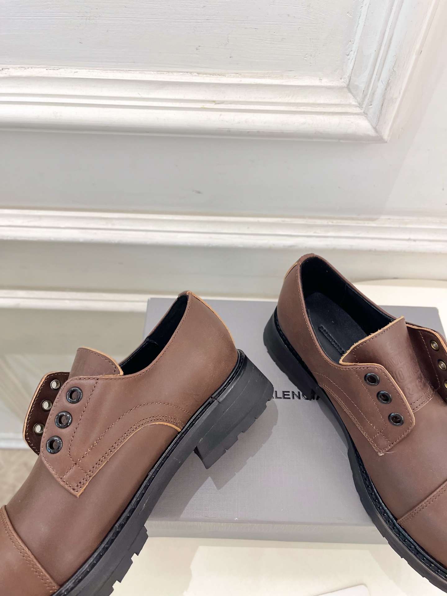 Balenciaga | 巴黎世家 25𝐬𝐬 ⭐️2025秋冬新品情侣款厚底乐福鞋超火爆 众明星网红潮人