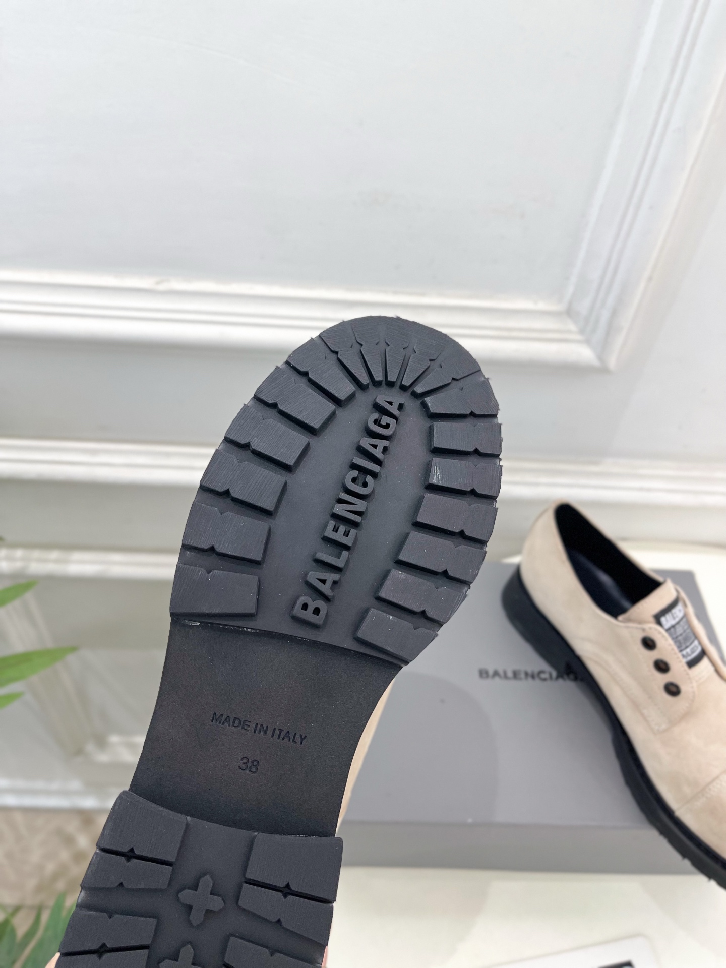 Balenciaga | 巴黎世家 25𝐬𝐬 ⭐️2025秋冬新品情侣款厚底乐福鞋超火爆 众明星网红潮人