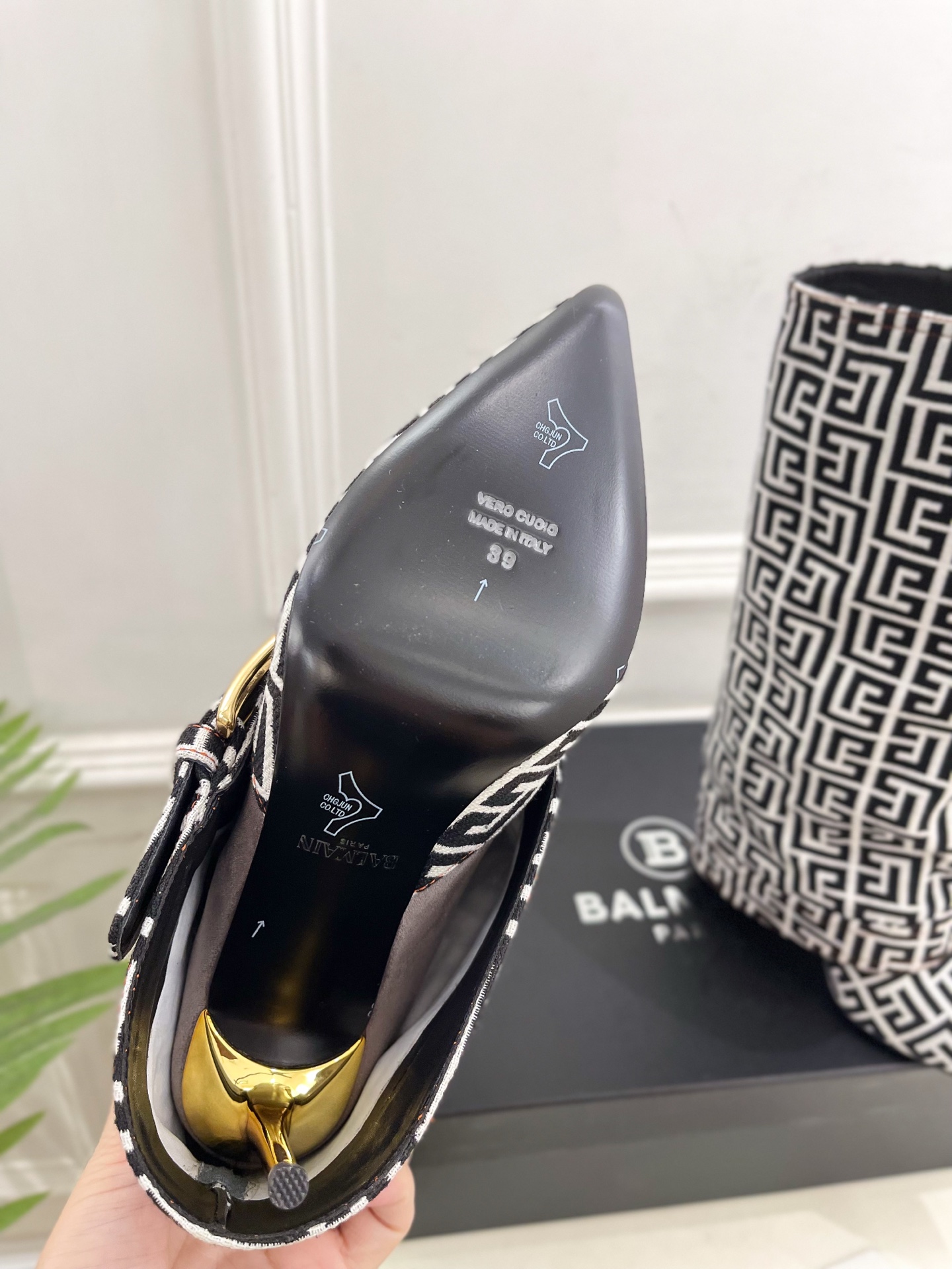 Balmain巴尔曼 代购级别⚠️2025秋冬新品 经典尖头皮带扣裤管靴—————————顶级奢侈品牌 
