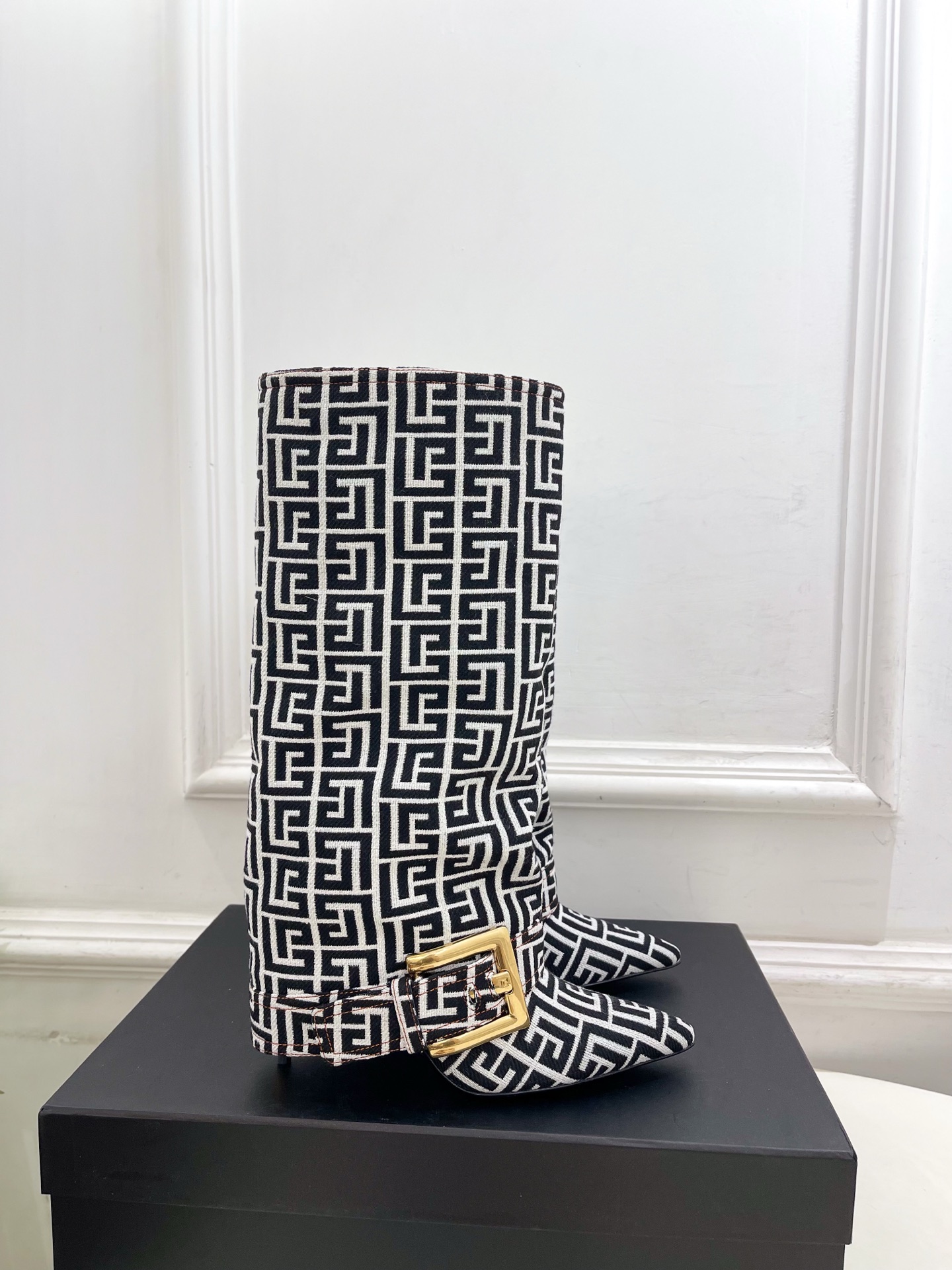Balmain巴尔曼 代购级别⚠️2025秋冬新品 经典尖头皮带扣裤管靴—————————顶级奢侈品牌 