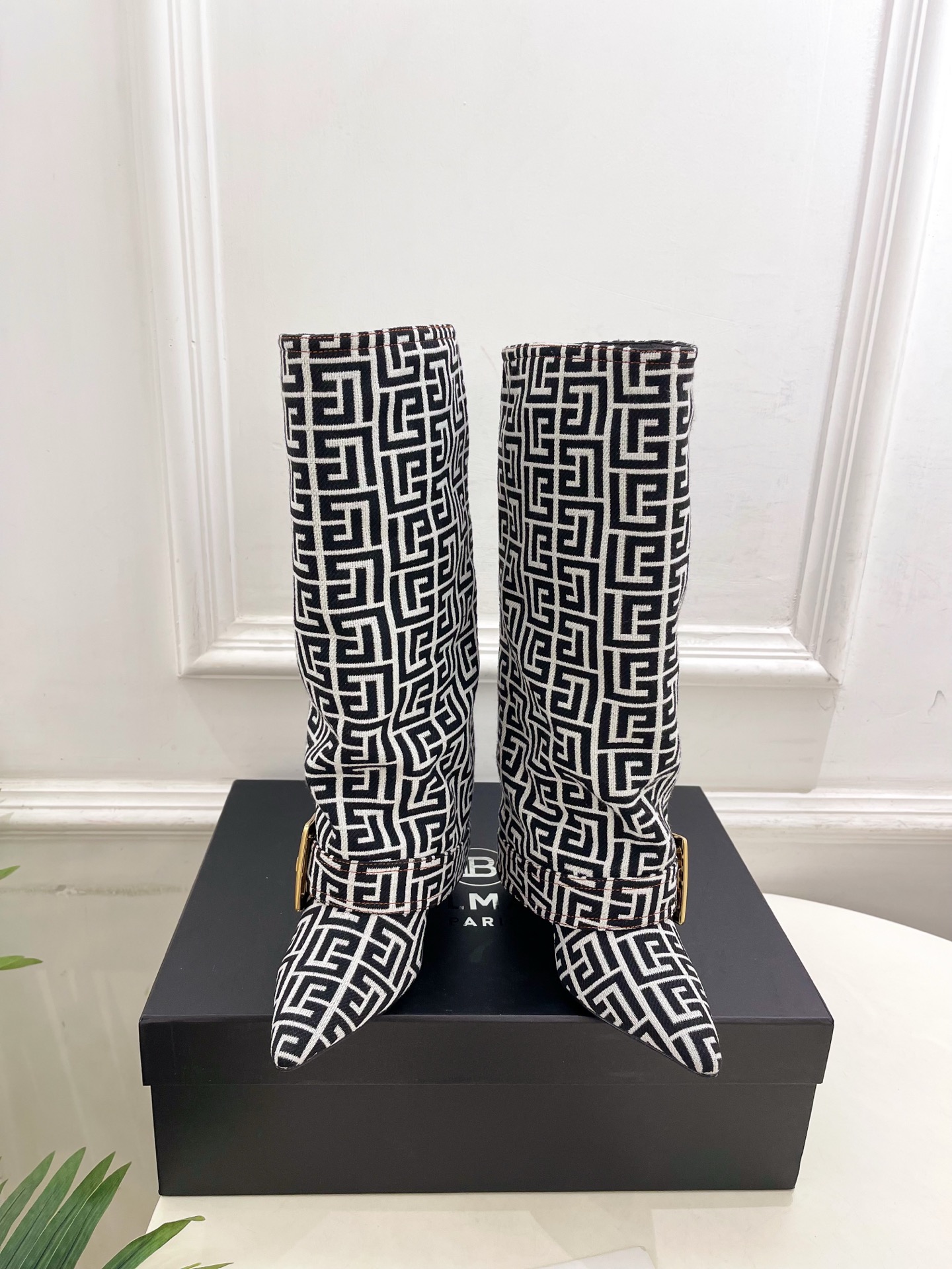 Balmain巴尔曼 代购级别⚠️2025秋冬新品 经典尖头皮带扣裤管靴—————————顶级奢侈品牌 