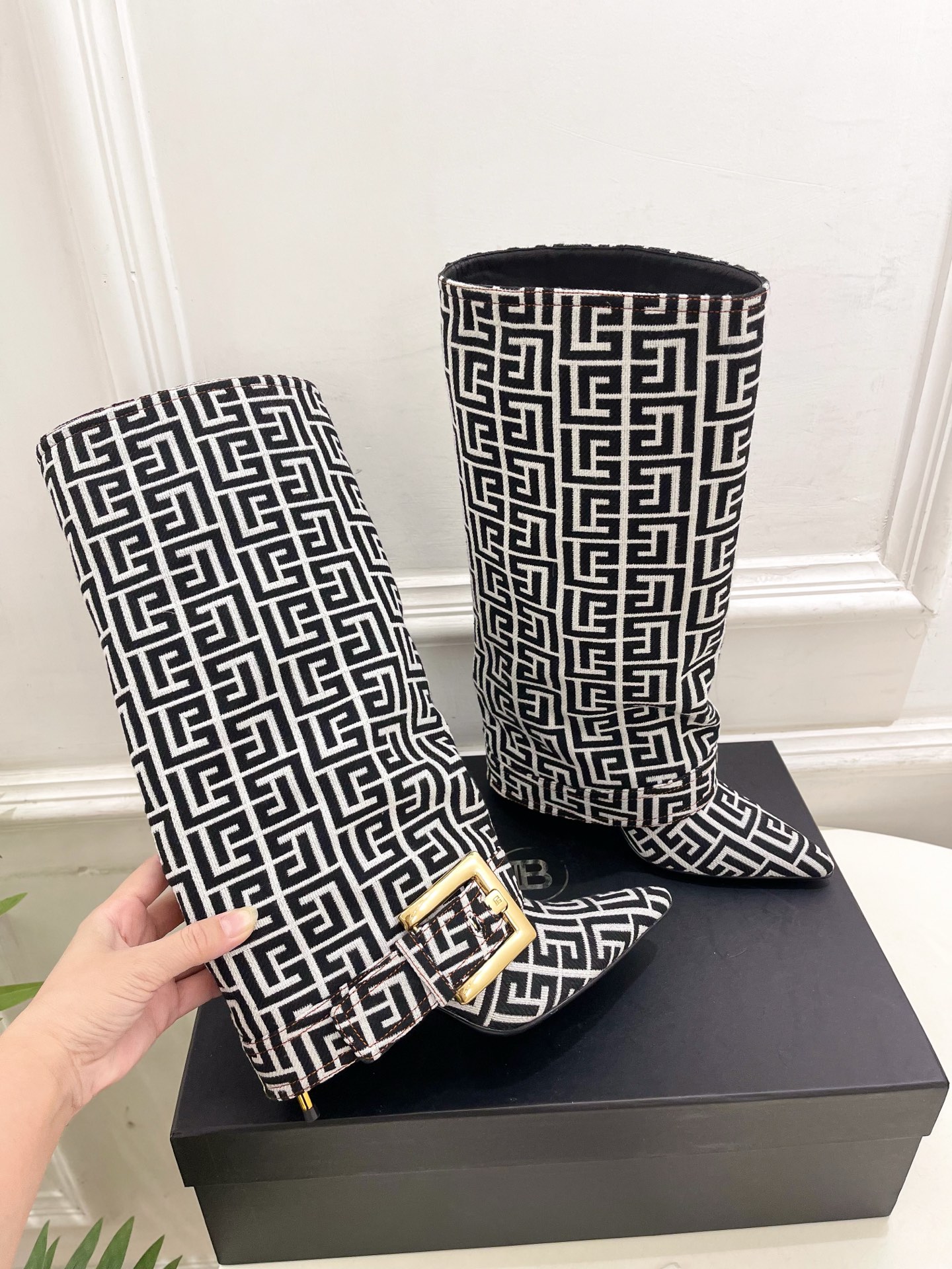 Balmain巴尔曼 代购级别⚠️2025秋冬新品 经典尖头皮带扣裤管靴—————————顶级奢侈品牌 