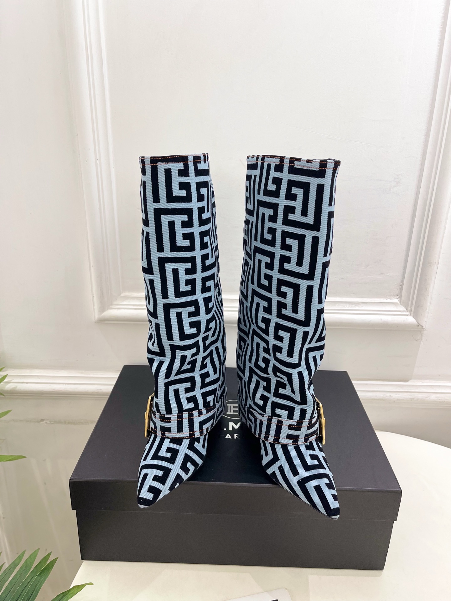 Balmain巴尔曼 代购级别⚠️2025秋冬新品 经典尖头皮带扣裤管靴—————————顶级奢侈品牌 