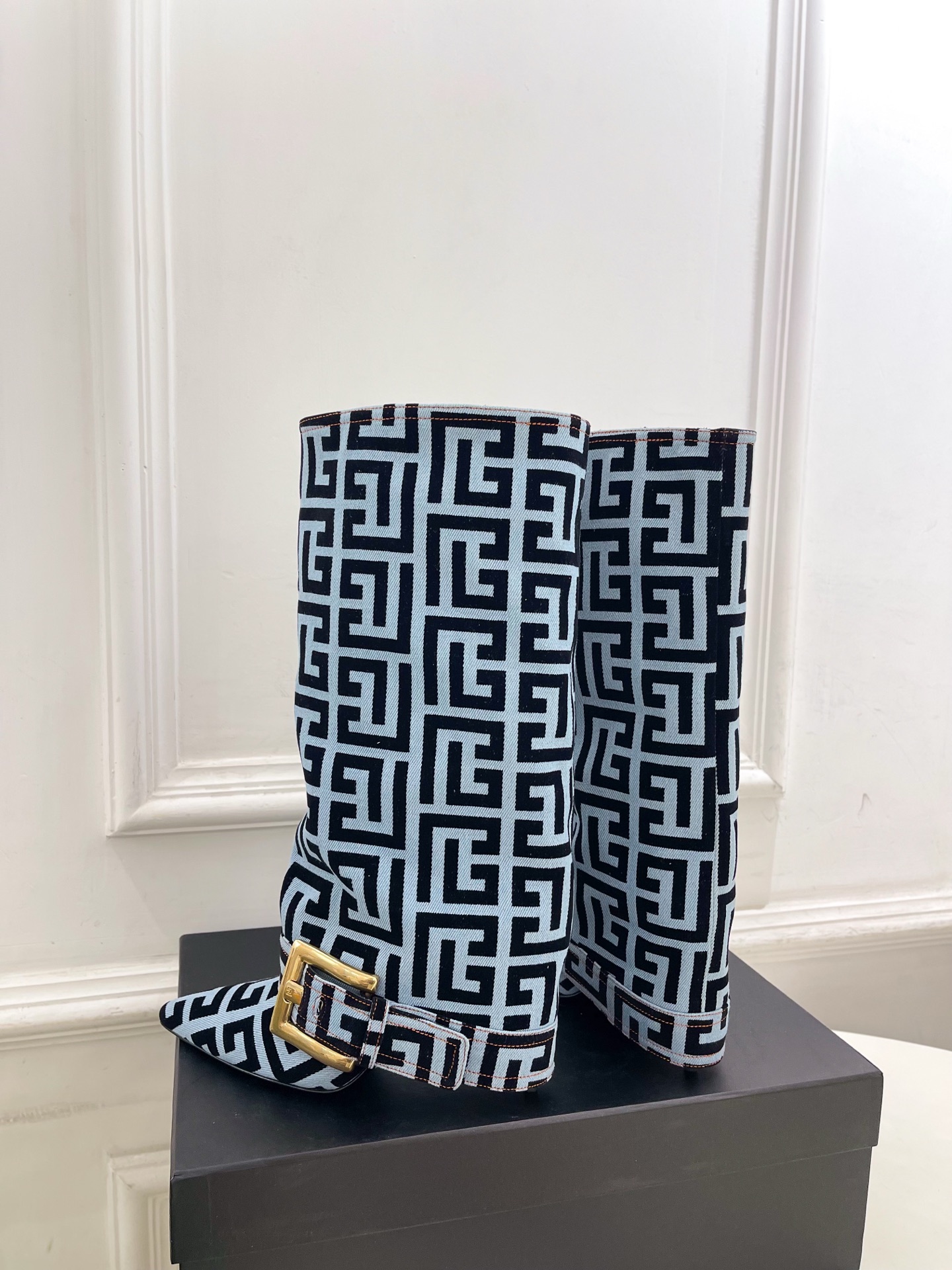 Balmain巴尔曼 代购级别⚠️2025秋冬新品 经典尖头皮带扣裤管靴—————————顶级奢侈品牌 