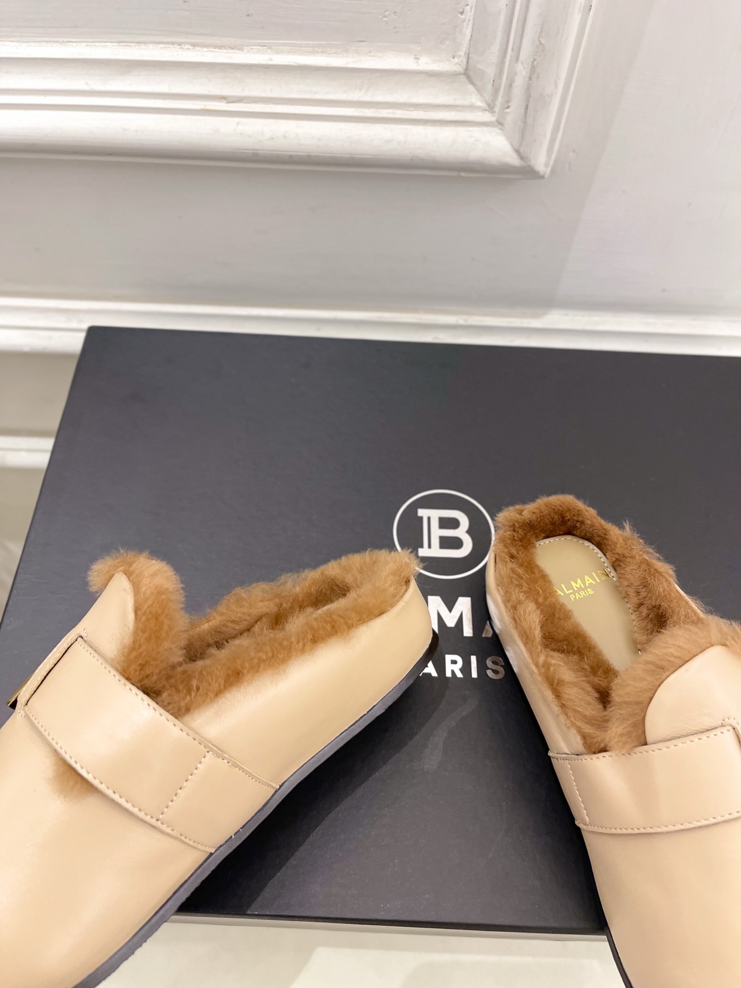 Balmain巴尔曼 代购级别⚠️2025秋冬新品 经典皮带扣半拖毛毛拖—————————顶级奢侈品牌 
