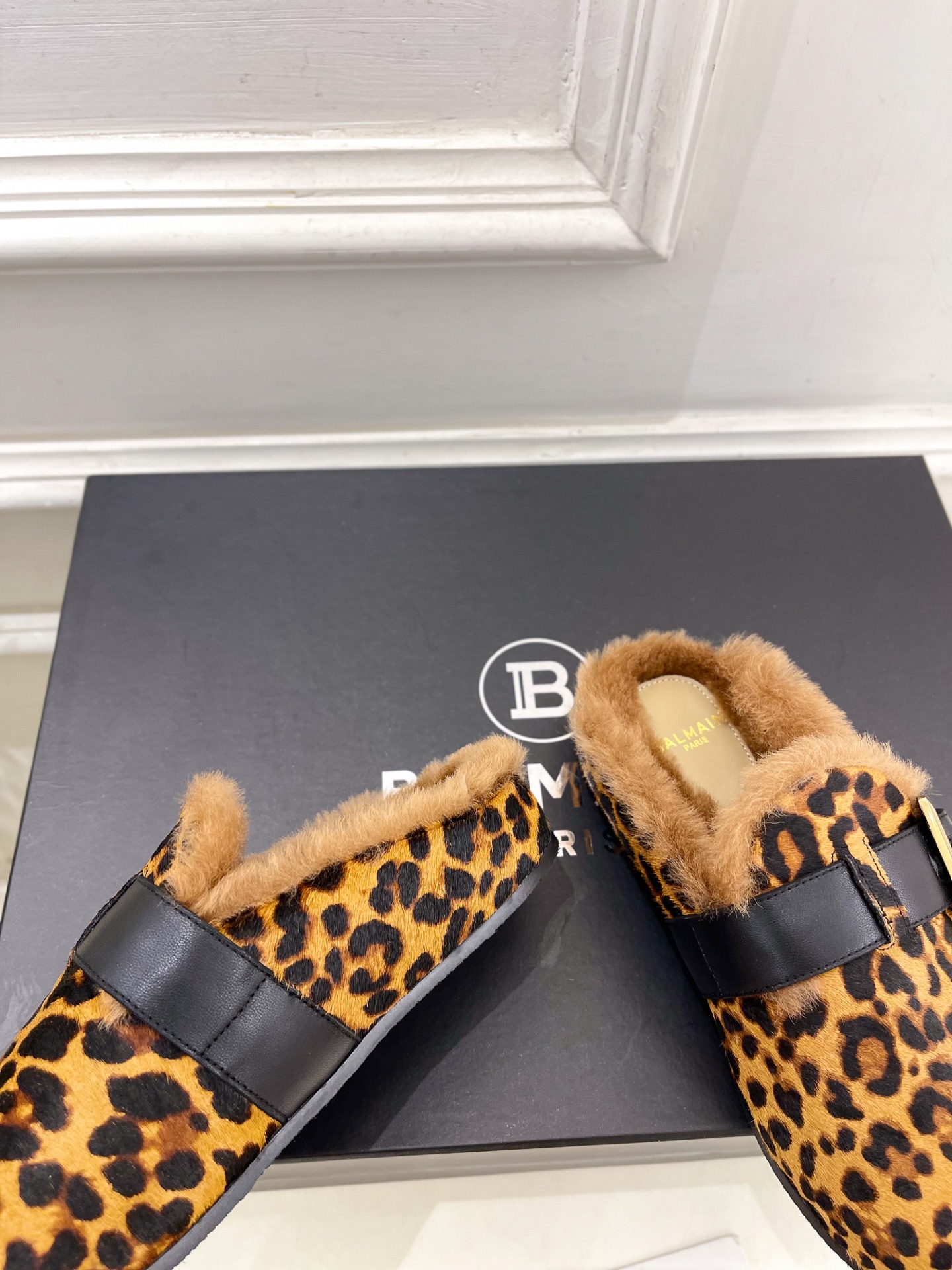 Balmain巴尔曼 代购级别⚠️2025秋冬新品 经典皮带扣半拖毛毛拖—————————顶级奢侈品牌 