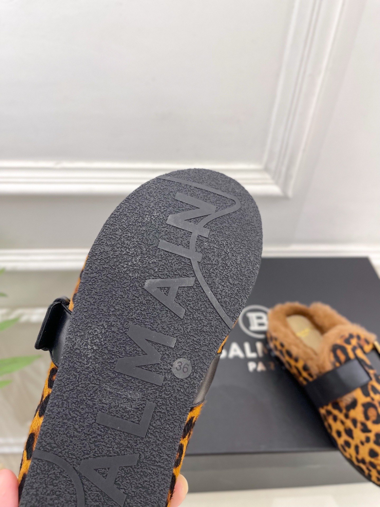 Balmain巴尔曼 代购级别⚠️2025秋冬新品 经典皮带扣半拖毛毛拖—————————顶级奢侈品牌 