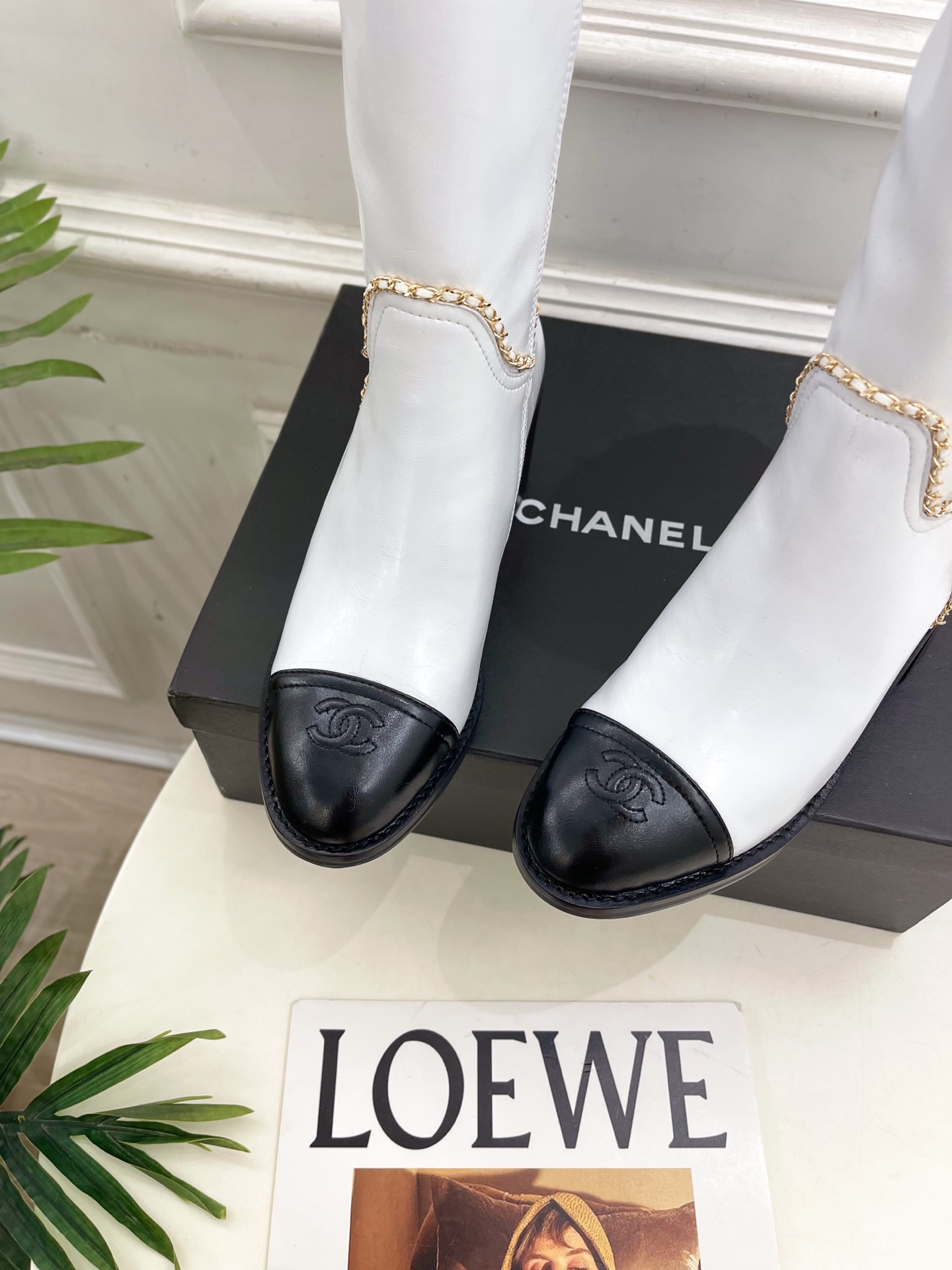 𝐂𝐇𝐀𝐍𝐄𝐋 | 小香 25𝐬𝐬 🦋2025 秋冬秀场新品 小香经典双C链条侧拉链粗跟长靴 系列上新〰🍬