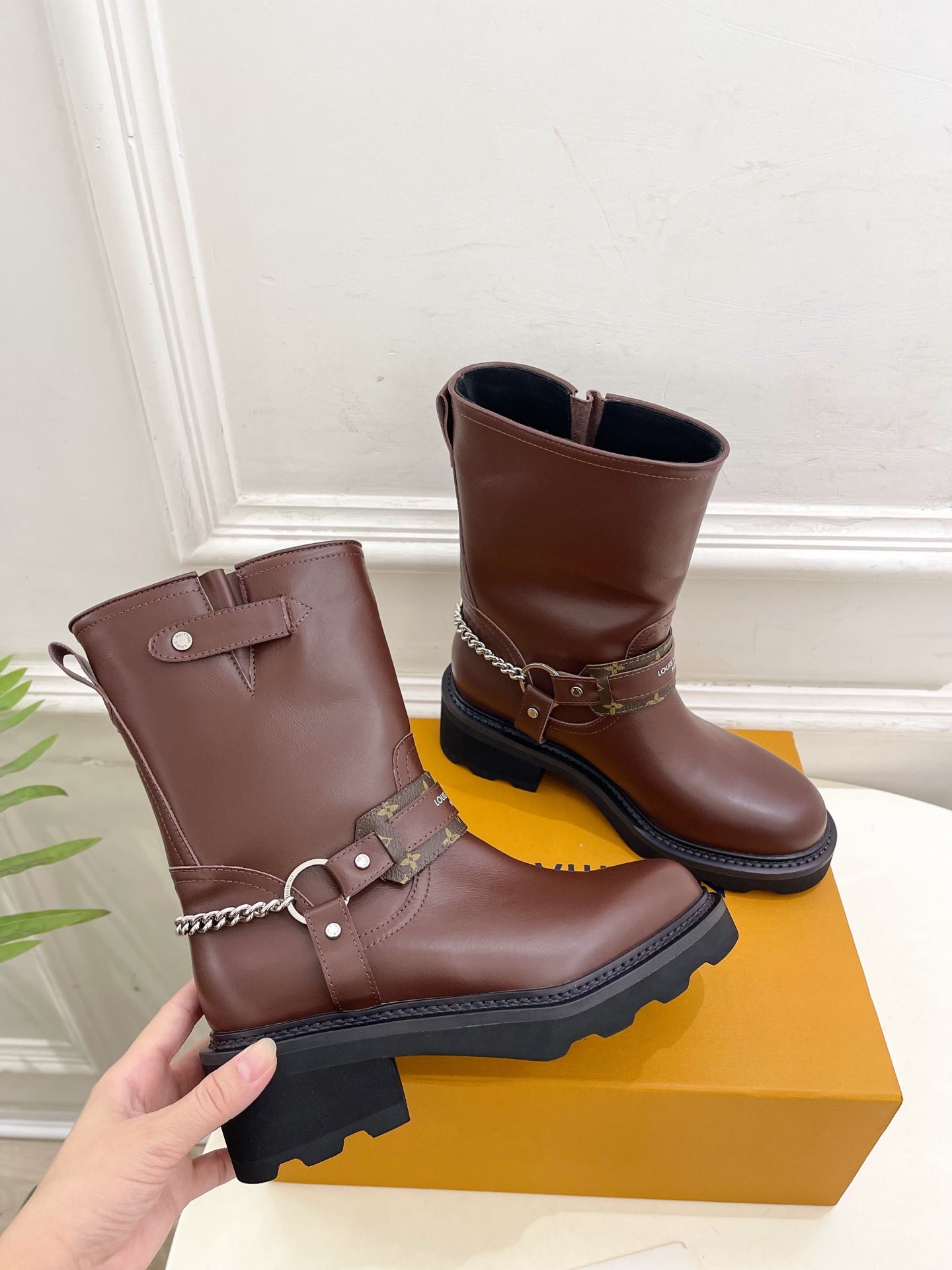 LV | 路易威登 25𝐬𝐬🧡💚2025秋冬新品 顶级版本⚠️专柜主打最新款 LV 经典老花链条扣带机车