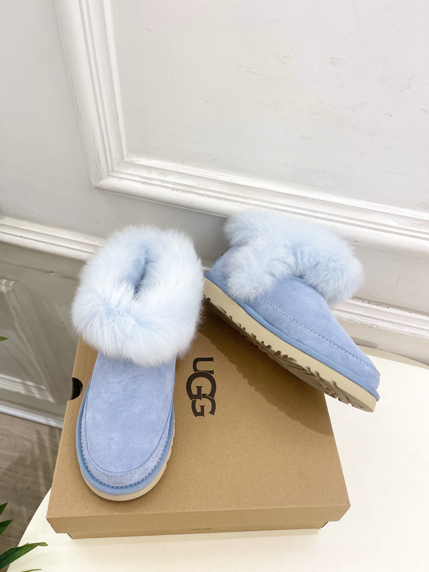 UGG Women's Classic Short Fashion Boot Warm Winter Snow Boots - Light Blue 6 i1760728962616 2170 0 4