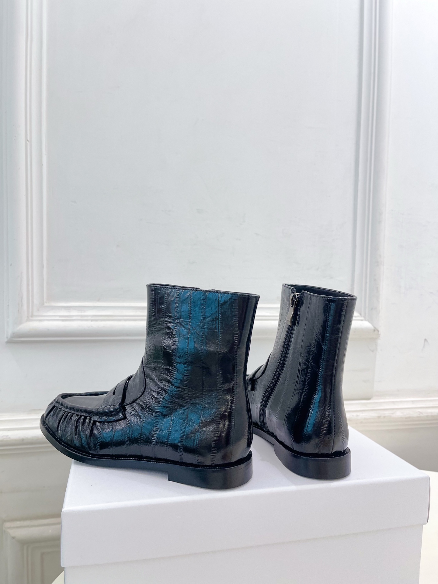 Yves Saint Laurent Wrinkled Loafer Boots - Black Leather Ankle Boots 9 i1760729528950 6817 0 7