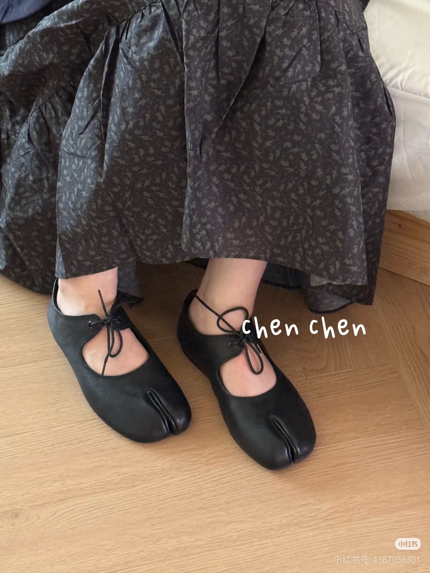NO:617068,Upper foot matching demonstration, split-toe shoes19860909上脚搭配示范,分趾鞋,Women's Shoes