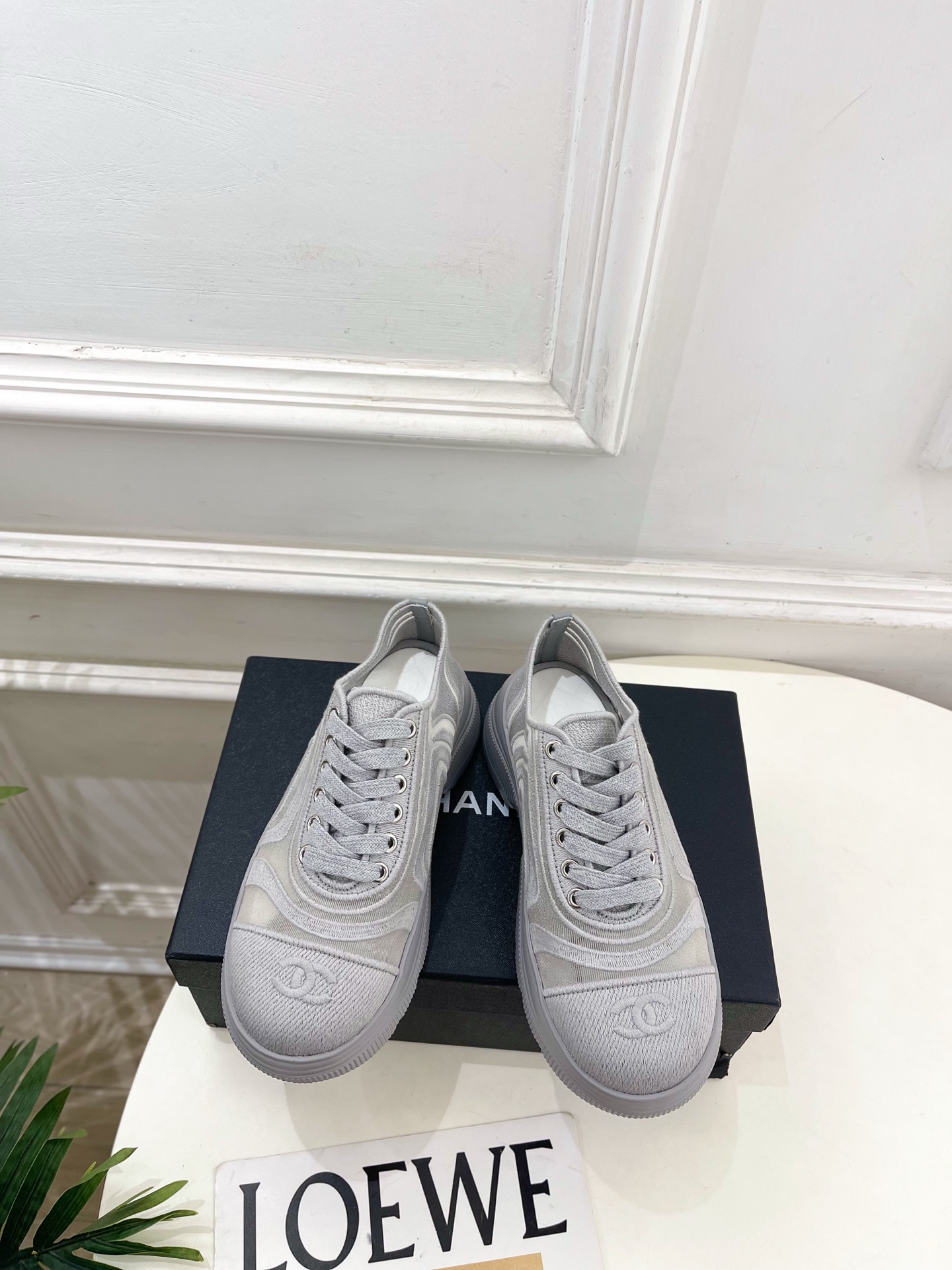 NO:695992,| Xiaoxiang 26 2026 Spring and Summer New Products Counter Classic Xiaoxiang Double C Mesh Embroidered Casual Sports Shoes New Series A must-have in the BS fashion circle. The combination will interpret meticulous, minimalist and classic elements that will never fade away. Showing a unique dressing style that is too beautiful to say. A must-have for summer... ━━━━━ t ━━━━━  Original high-custom mesh embroidery on the upper, imported breathable mesh lining, original open-molded anti-slip outsole, 5cm heel height, shoe size: 35-39 (40.41 customized, non-returnable), casual shoes/sports shoes, sneakers19860909| 小香 26 2026春夏新品 专柜经典款 小香双C网面刺绣休闲运动鞋 系列上新 BS时尚圈的绝绝子 搭配将演绎着细致 极简 永不褪去的经典元素 展现与众不同的穿搭风格美到无话可说 夏季必入款…… ━━━━━ t ━━━━━ 鞋面原版高定制网刺绣 内里进口透气网布 大底原版开模防滑大底 跟高5cm 鞋码: 35-39（40.41定制不退换）,休闲鞋/运动鞋,sneakers,Women's Shoes