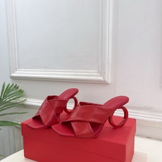 Ferragamo|菲拉格慕26𝐬𝐬2026春夏新品 经典大号G跟交叉带拖鞋 火爆上新! 这鞋绝对是 Ferragamo|菲拉格慕26𝐬𝐬2026春夏新品 经典大号G跟交叉带拖鞋 火爆上新! 这鞋绝对是