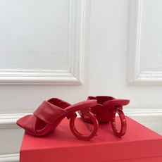 Ferragamo|菲拉格慕26𝐬𝐬2026春夏新品 经典大号G跟交叉带拖鞋 火爆上新! 这鞋绝对是 Ferragamo|菲拉格慕26𝐬𝐬2026春夏新品 经典大号G跟交叉带拖鞋 火爆上新! 这鞋绝对是