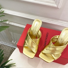 Ferragamo|菲拉格慕26𝐬𝐬2026春夏新品 经典大号G跟交叉带拖鞋 火爆上新! 这鞋绝对是 Ferragamo|菲拉格慕26𝐬𝐬2026春夏新品 经典大号G跟交叉带拖鞋 火爆上新! 这鞋绝对是