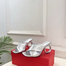 Ferragamo|菲拉格慕26𝐬𝐬2026春夏新品 经典大号G跟交叉带拖鞋 火爆上新! 这鞋绝对是 Ferragamo|菲拉格慕26𝐬𝐬2026春夏新品 经典大号G跟交叉带拖鞋 火爆上新! 这鞋绝对是