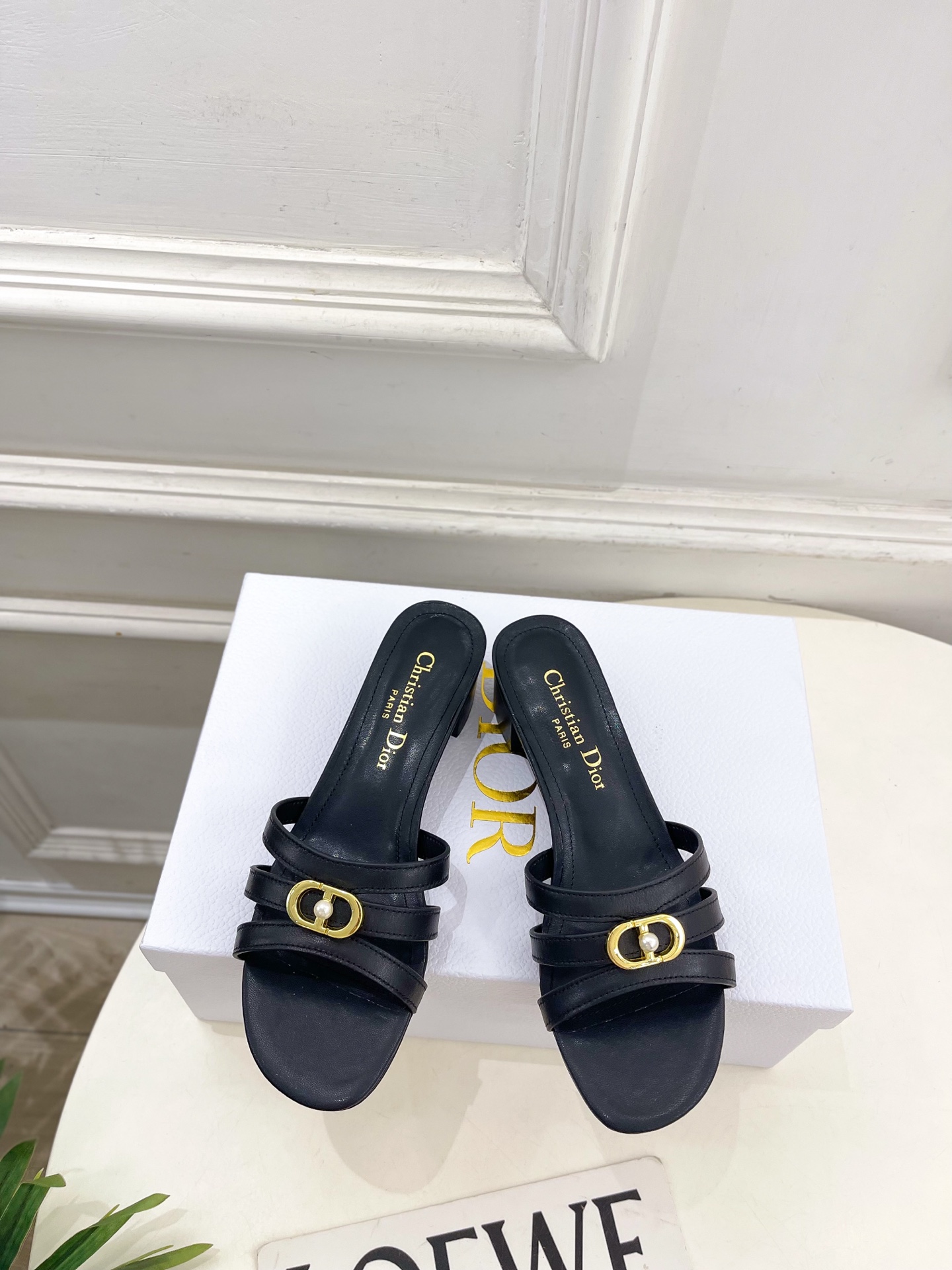 Dior | 迪奥 26𝐬𝐬 🧡💚2026春夏新品 顶级版本⚠️专柜主打新款 经典CD珍珠扣细带平底 粗