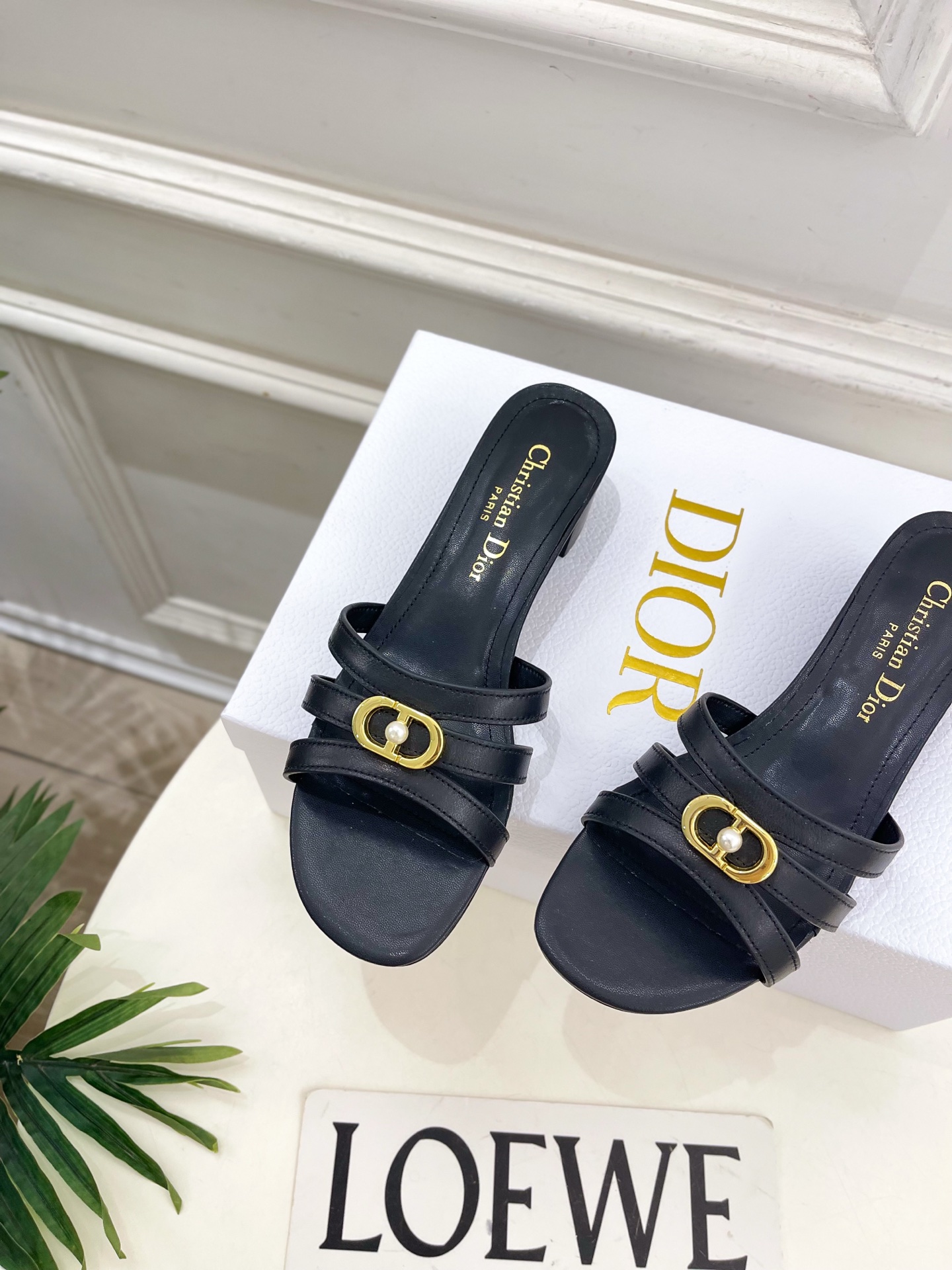 Dior | 迪奥 26𝐬𝐬 🧡💚2026春夏新品 顶级版本⚠️专柜主打新款 经典CD珍珠扣细带平底 粗