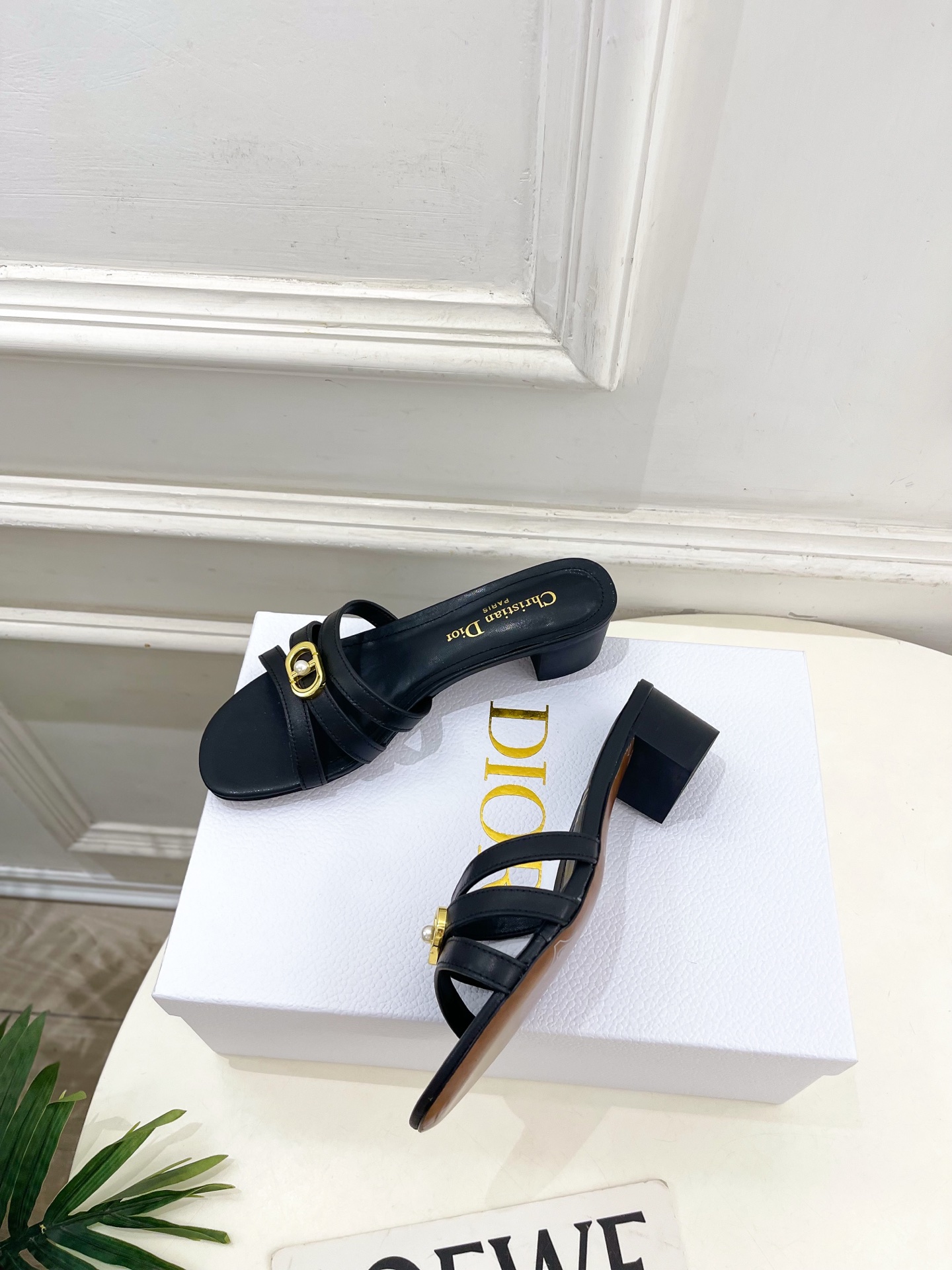 Dior | 迪奥 26𝐬𝐬 🧡💚2026春夏新品 顶级版本⚠️专柜主打新款 经典CD珍珠扣细带平底 粗