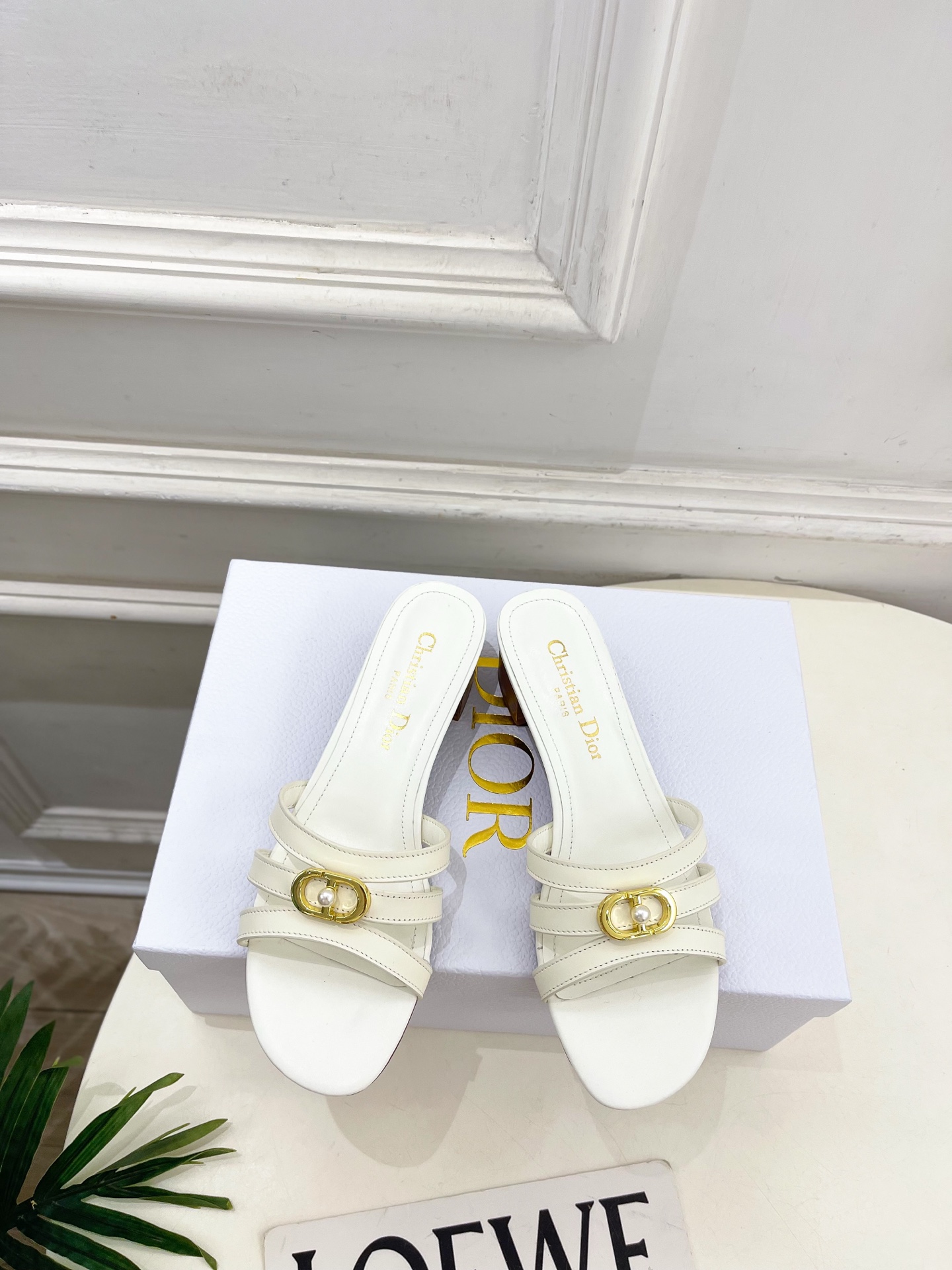 Dior | 迪奥 26𝐬𝐬 🧡💚2026春夏新品 顶级版本⚠️专柜主打新款 经典CD珍珠扣细带平底 粗
