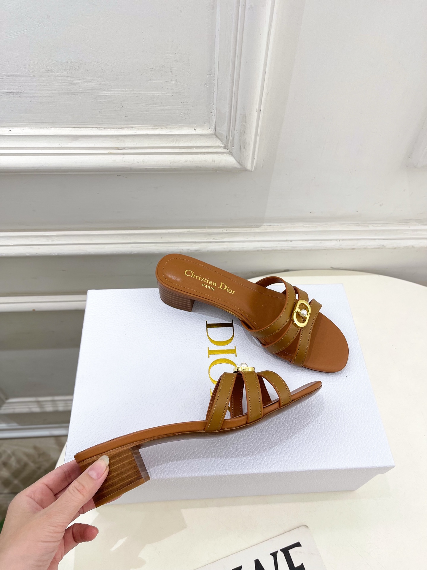 Dior | 迪奥 26𝐬𝐬 🧡💚2026春夏新品 顶级版本⚠️专柜主打新款 经典CD珍珠扣细带平底 粗