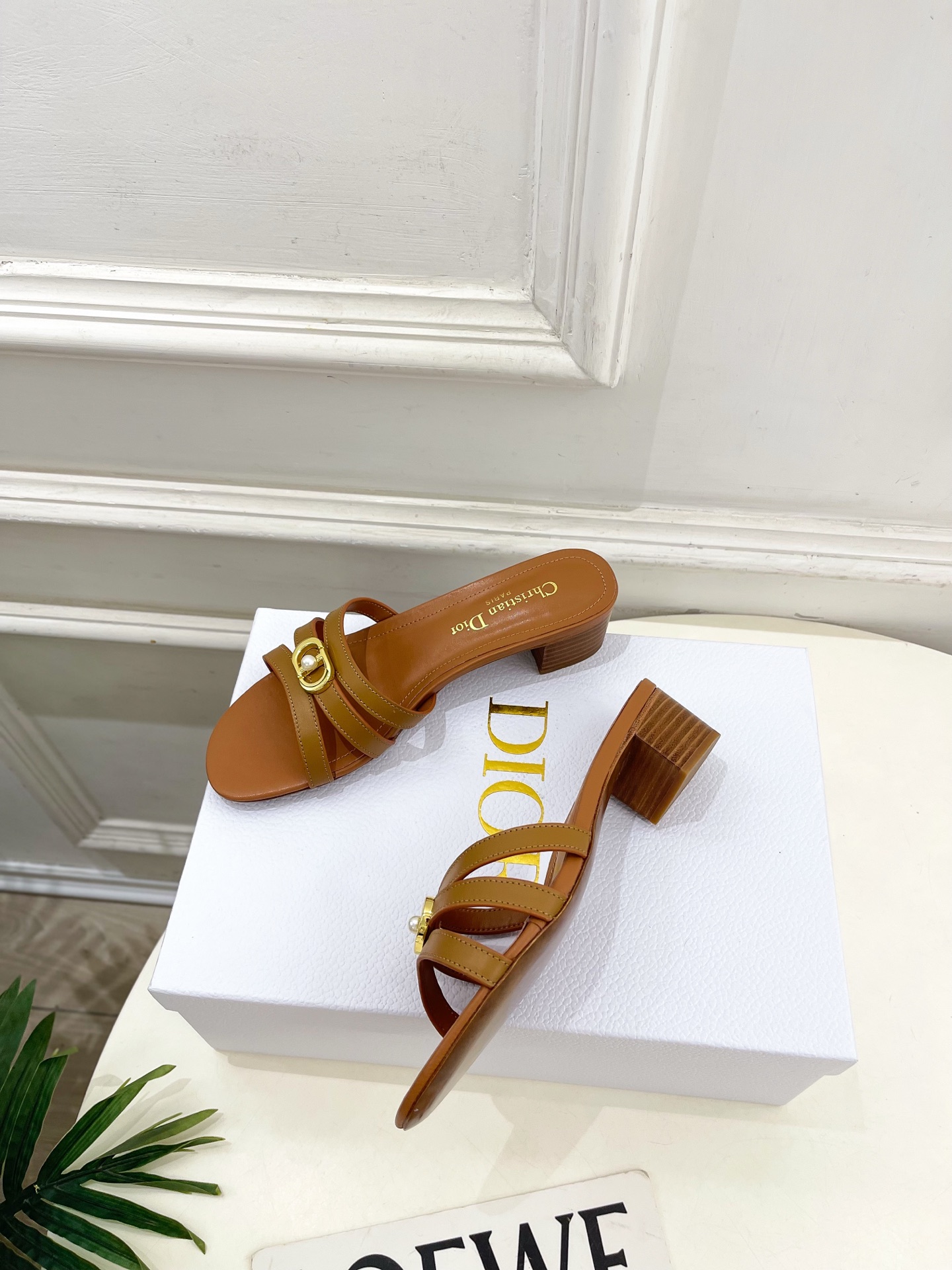 Dior | 迪奥 26𝐬𝐬 🧡💚2026春夏新品 顶级版本⚠️专柜主打新款 经典CD珍珠扣细带平底 粗