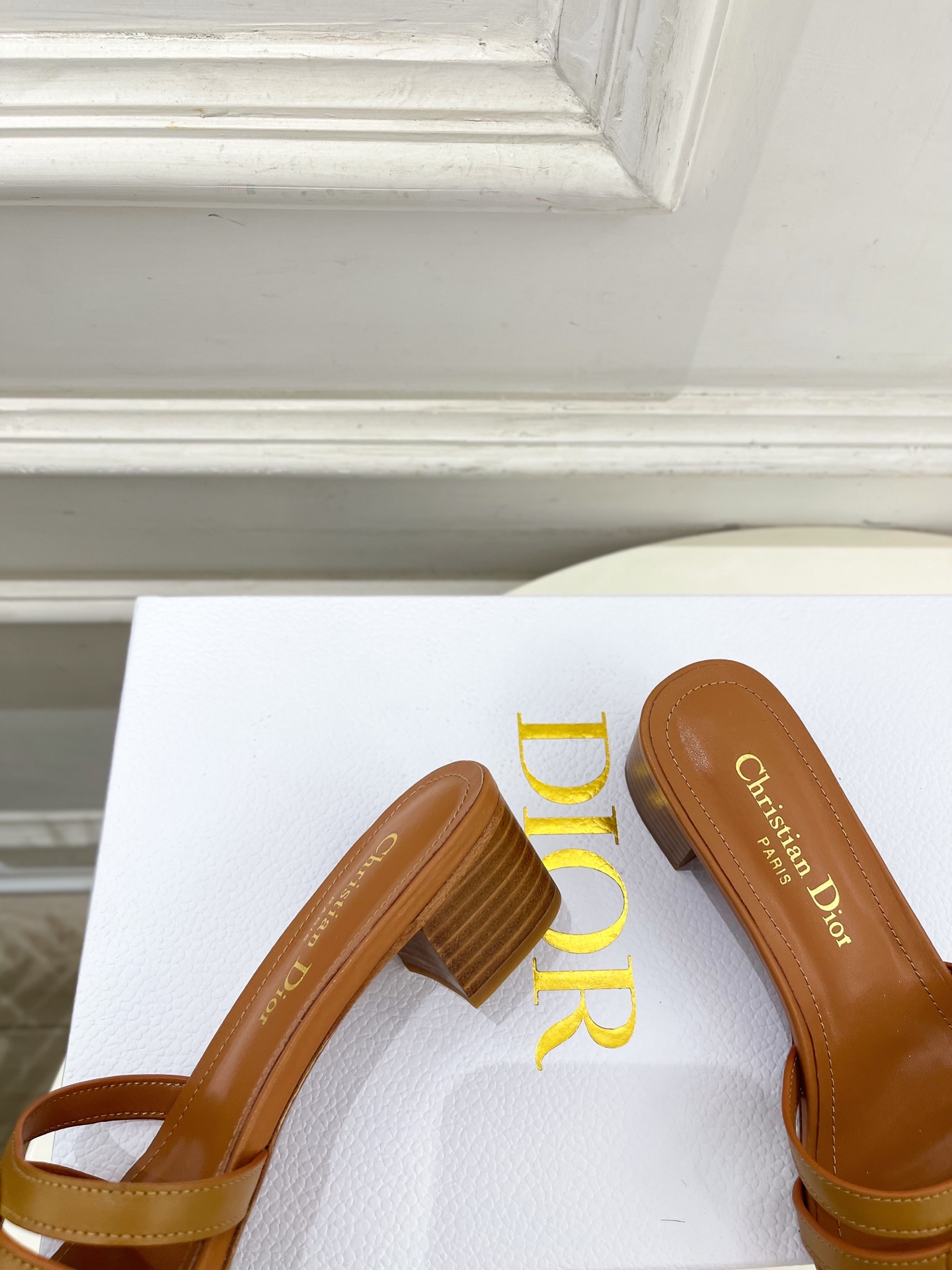 Dior | 迪奥 26𝐬𝐬 🧡💚2026春夏新品 顶级版本⚠️专柜主打新款 经典CD珍珠扣细带平底 粗