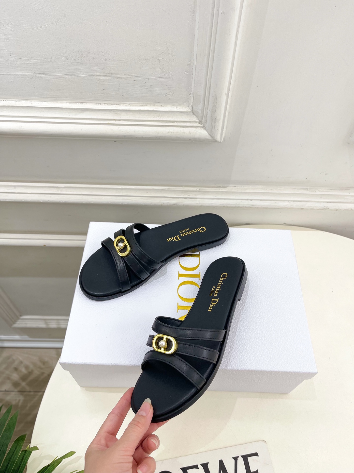 Dior | 迪奥 26𝐬𝐬 🧡💚2026春夏新品 顶级版本⚠️专柜主打新款 经典CD珍珠扣细带平底 粗
