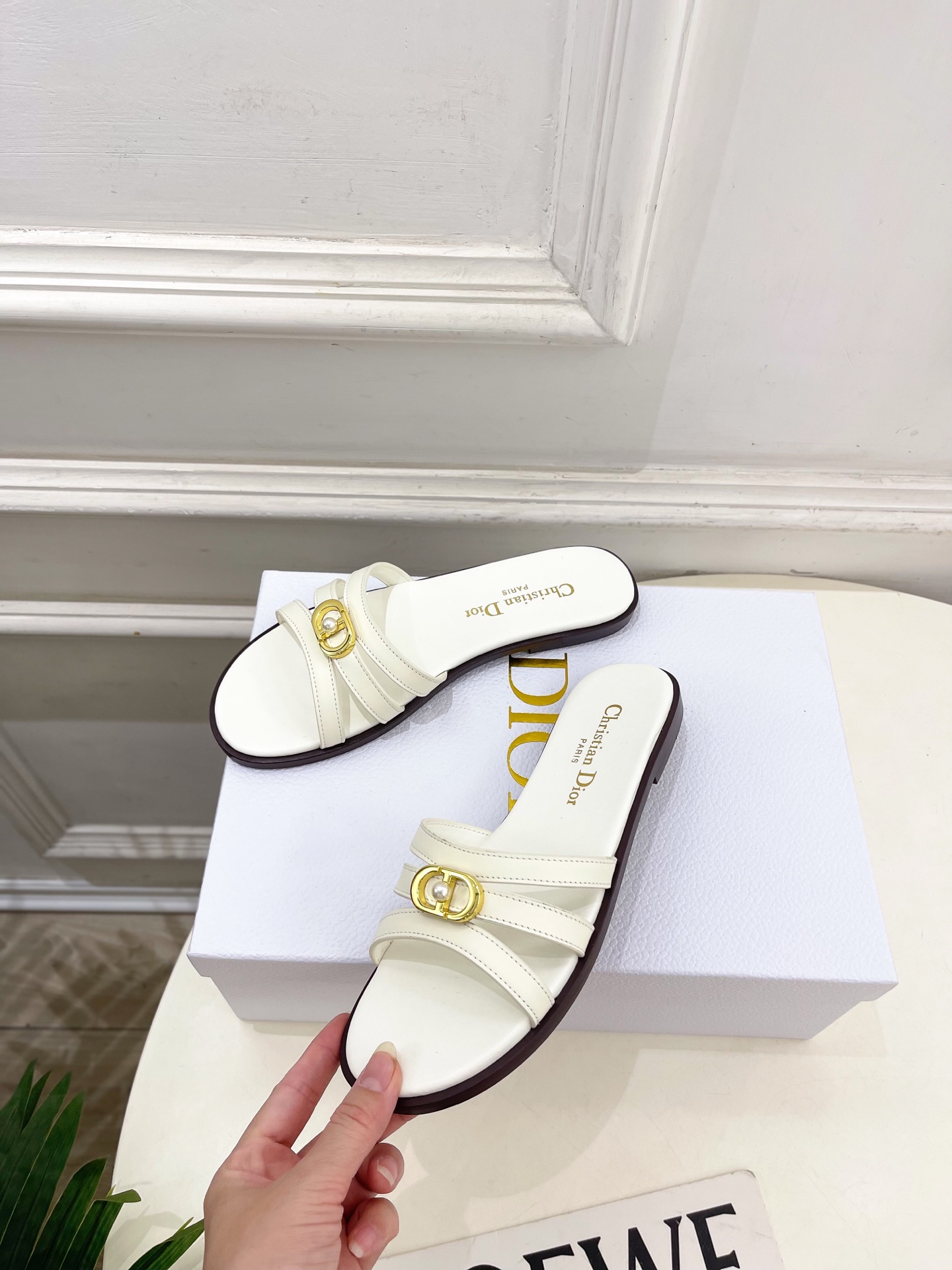 Dior | 迪奥 26𝐬𝐬 🧡💚2026春夏新品 顶级版本⚠️专柜主打新款 经典CD珍珠扣细带平底 粗
