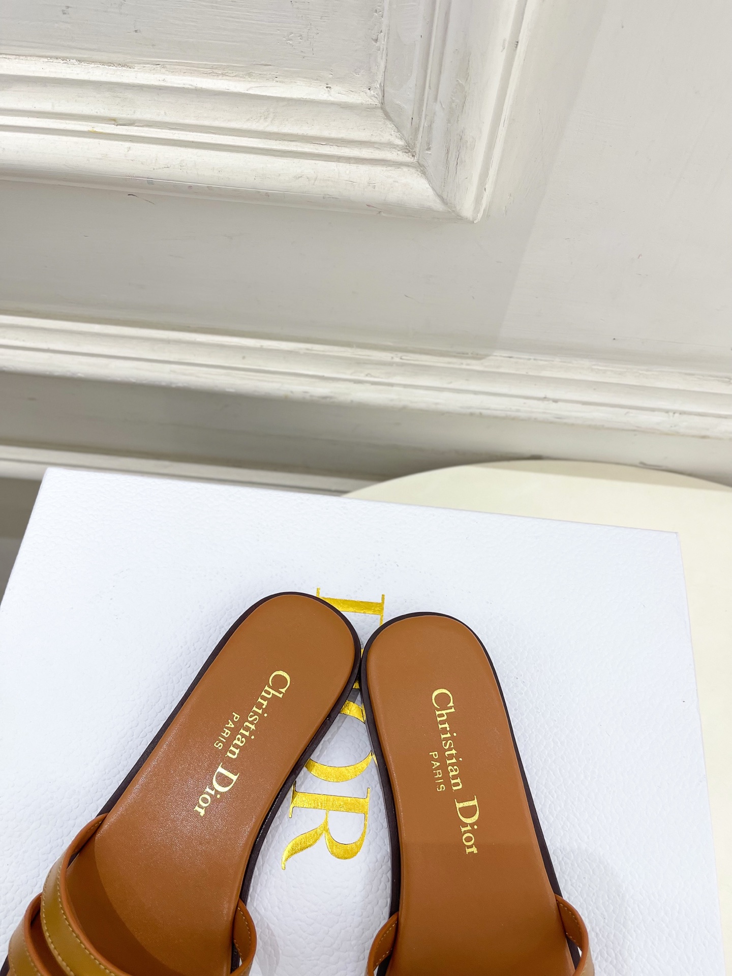 Dior | 迪奥 26𝐬𝐬 🧡💚2026春夏新品 顶级版本⚠️专柜主打新款 经典CD珍珠扣细带平底 粗