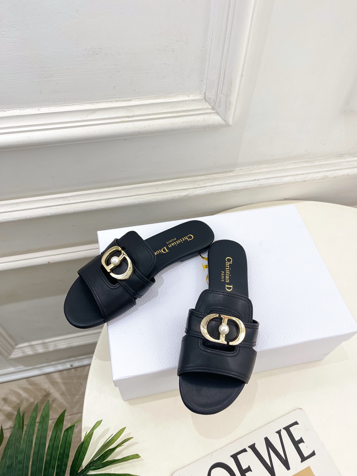 Dior | 迪奥 26𝐬𝐬 🧡💚2026春夏新品 顶级版本⚠️专柜主打新款 经典CD珍珠扣平底 粗跟拖