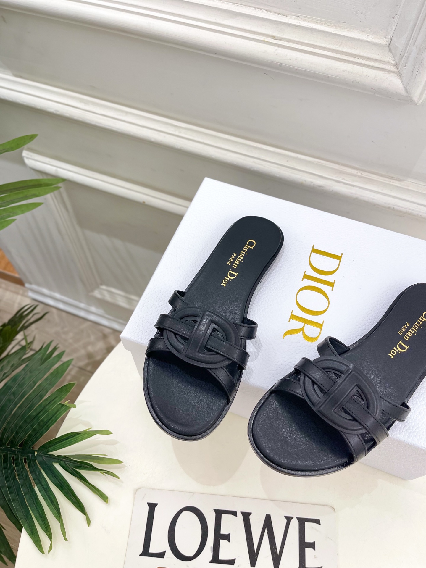 Dior | 迪奥 26𝐬𝐬 🧡💚2026春夏新品 顶级版本⚠️专柜主打新款 经典CD镂空交叉带平底 粗