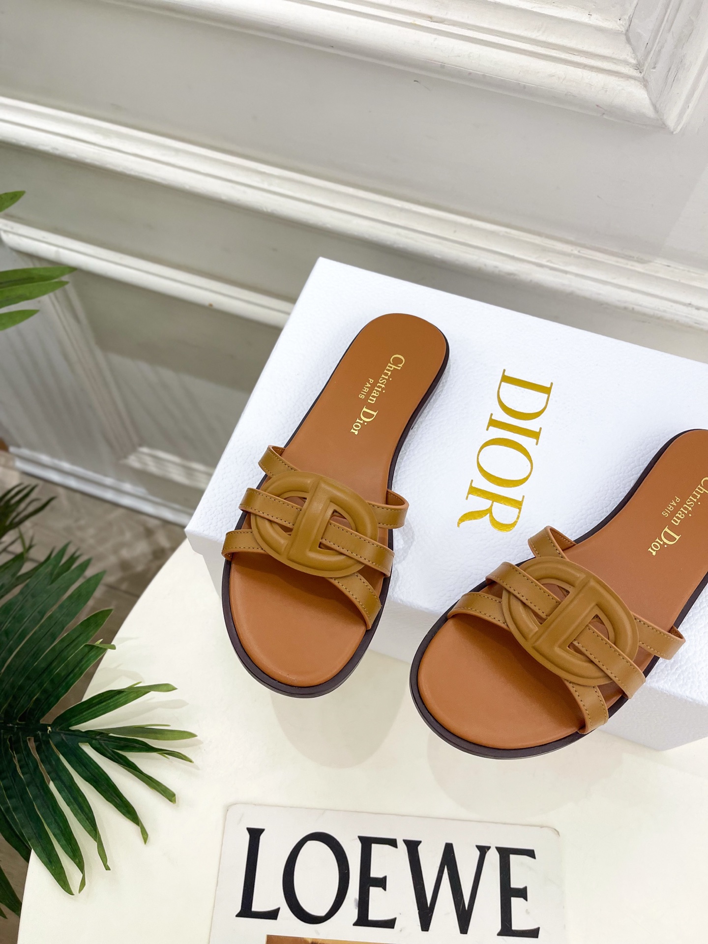 Dior | 迪奥 26𝐬𝐬 🧡💚2026春夏新品 顶级版本⚠️专柜主打新款 经典CD镂空交叉带平底 粗